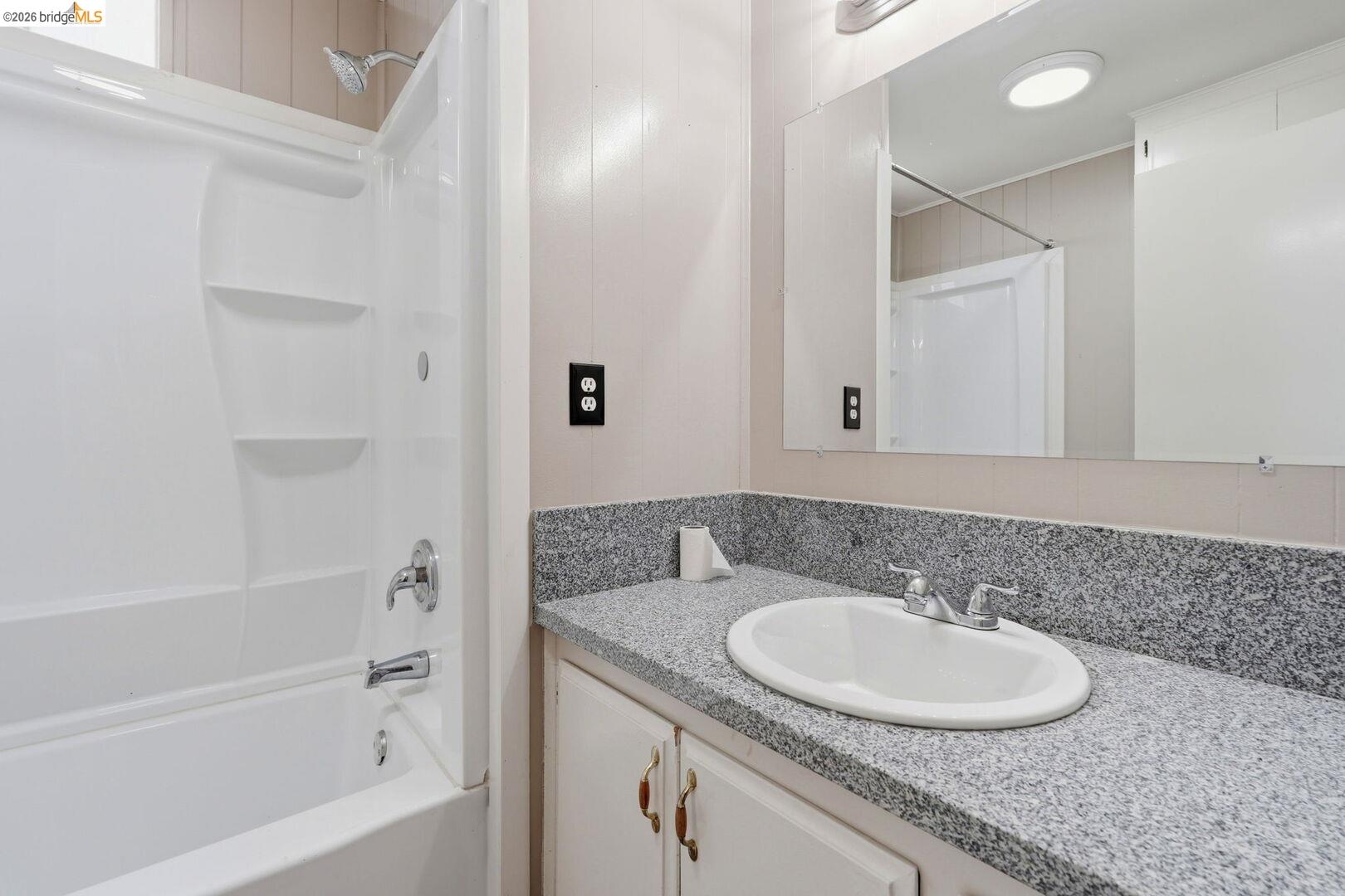 8200 Jantzen RD # 201, Modesto CA 95357 — photo 5