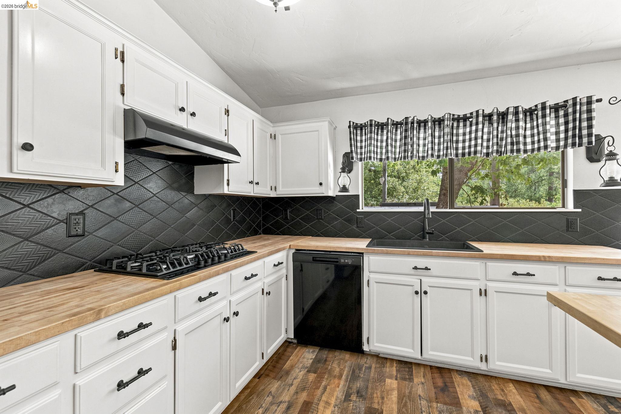 22148 Crystal Falls Dr. West, Sonora CA 95370 — photo 13