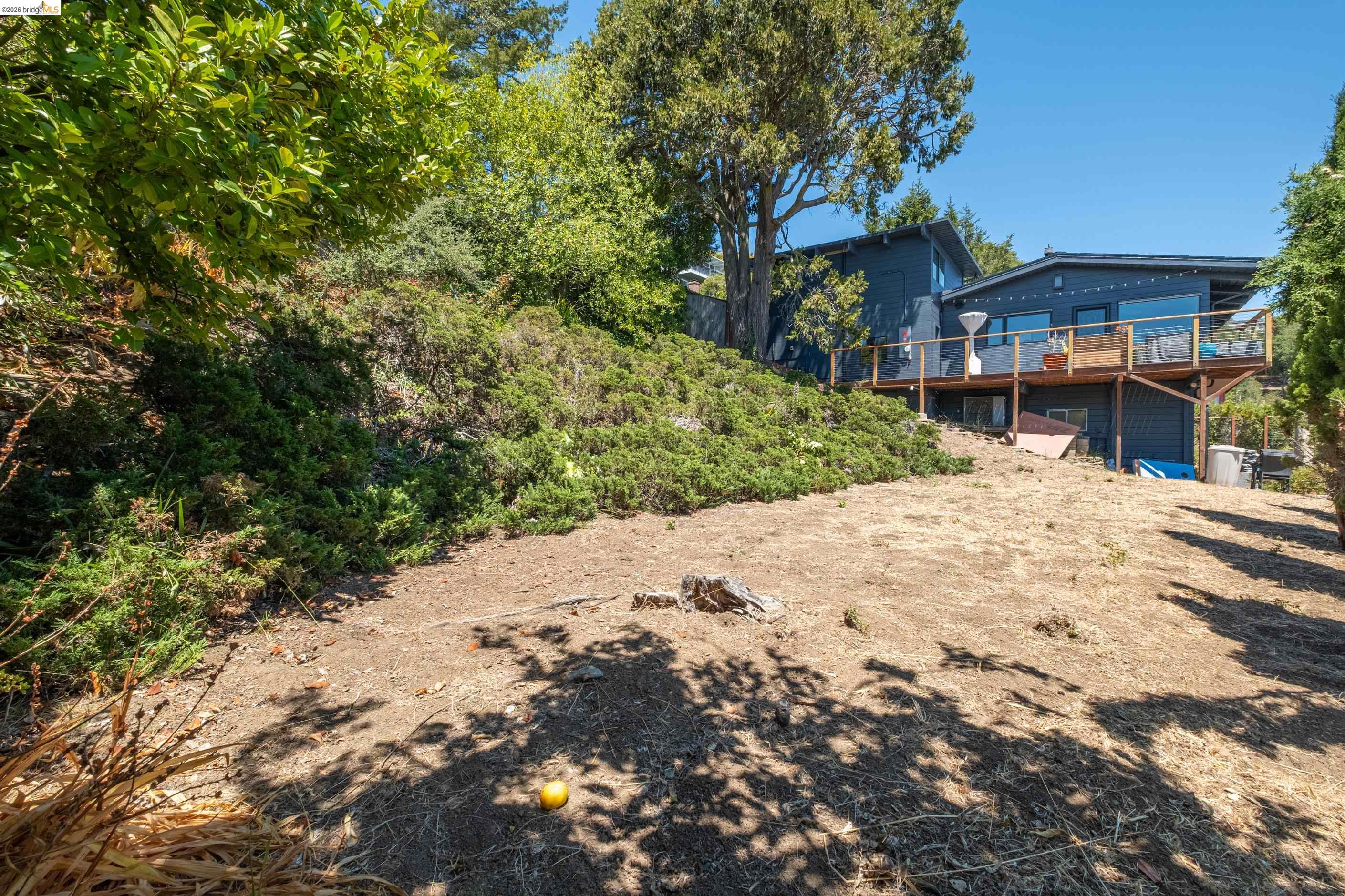1072 Sterling Ave