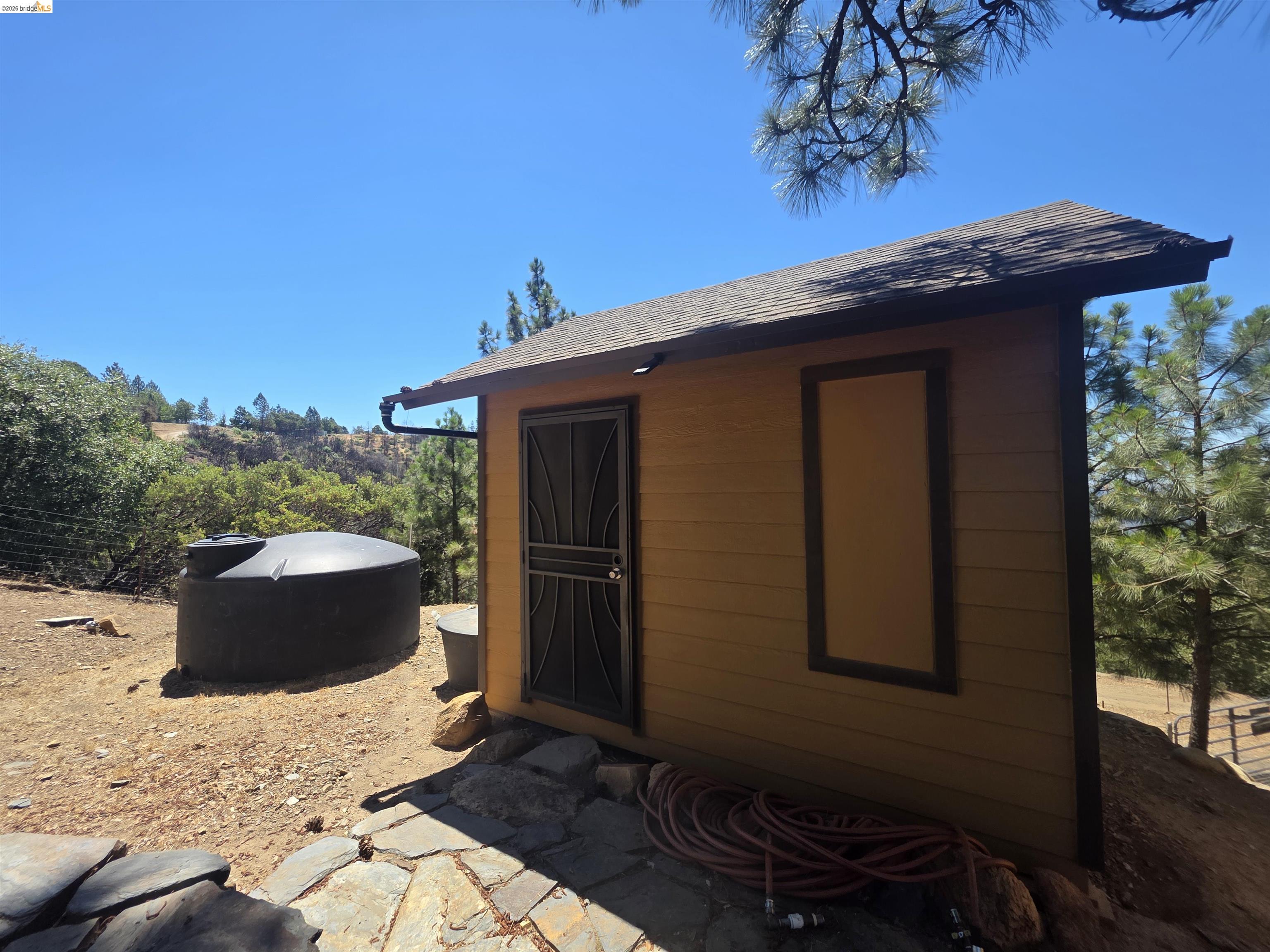 8262 Jackass Ridge Rd, Groveland CA 95321 — photo 10