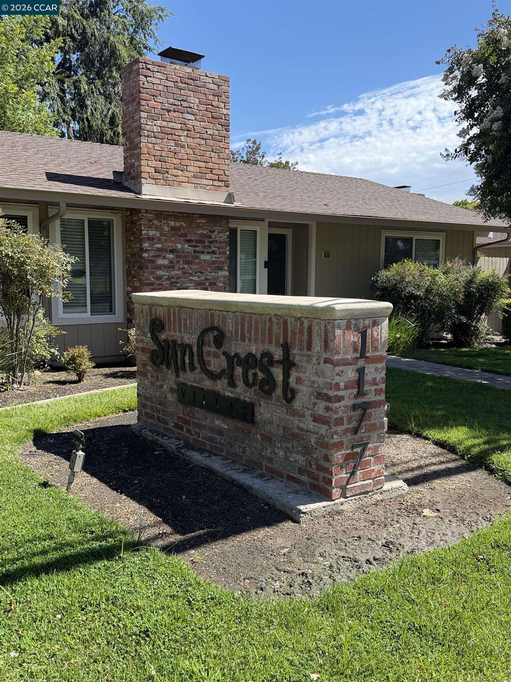 Front Image Thumbnail for CC41143039