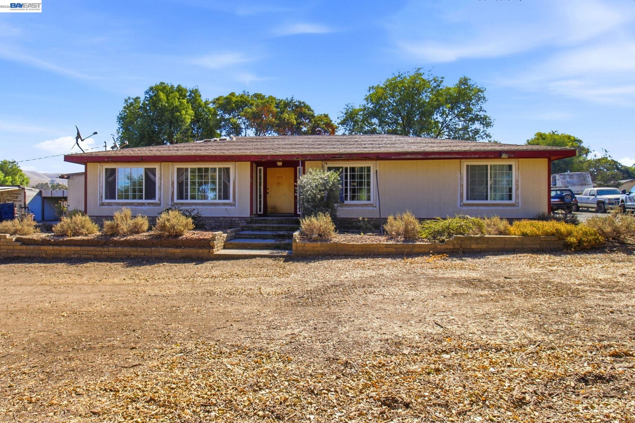 5940 Victoria Ln, Livermore CA 94550 — photo 2