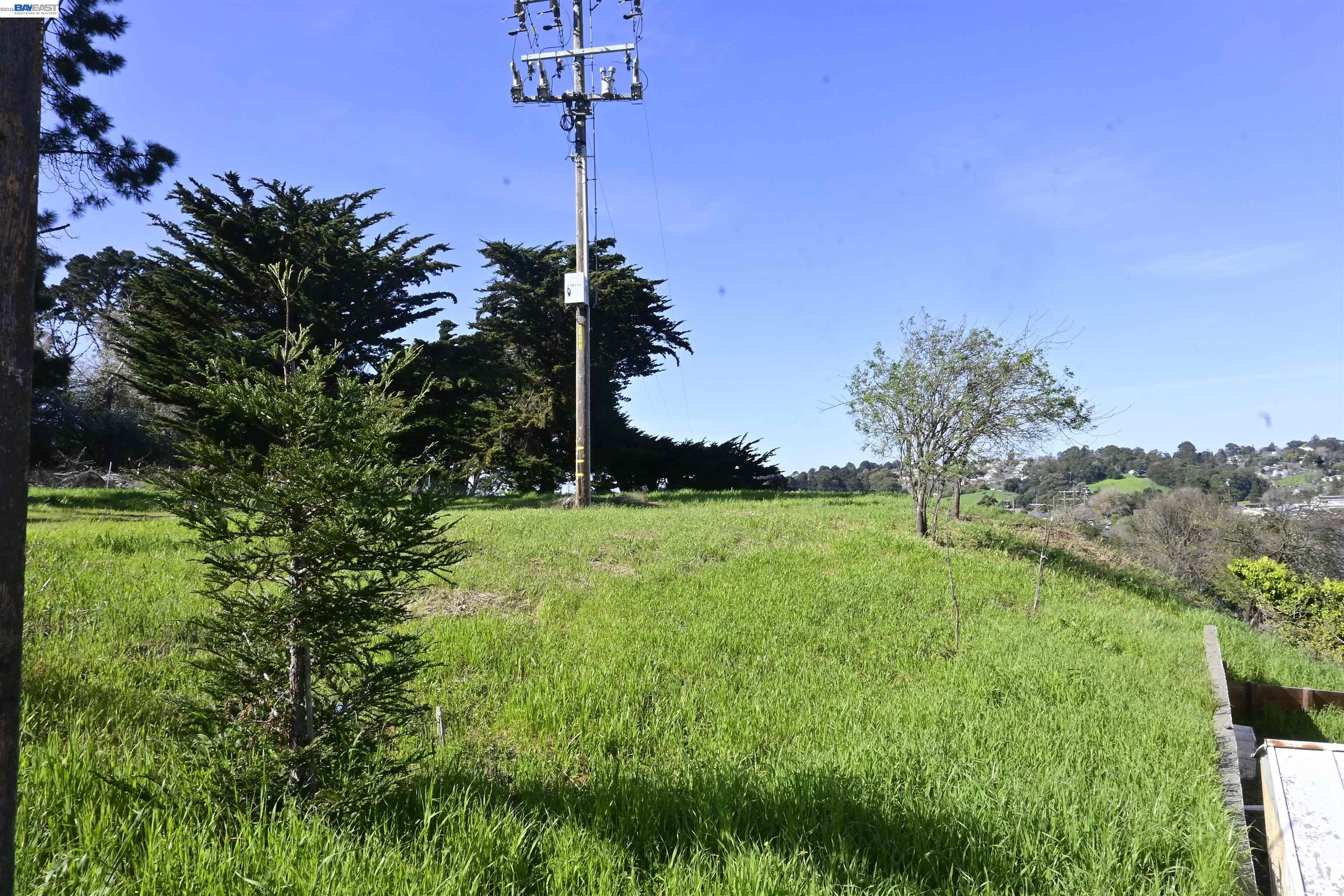 3944 La Cima Rd, El Sobrante CA 94803 — photo 8