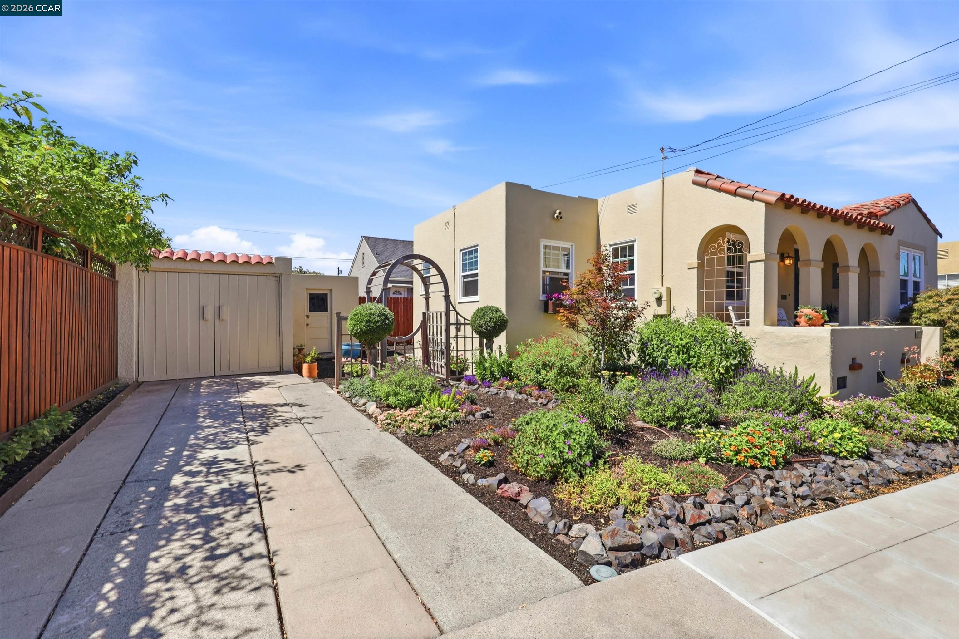 270 E 15th, Pittsburg CA 94565 — photo 2