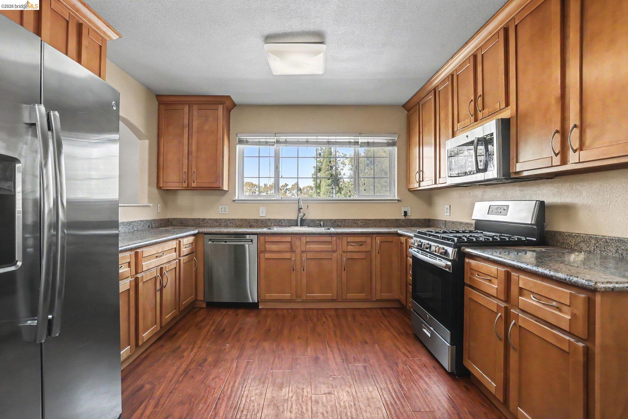 212 Wellington Ave, Clyde, CA 94520 photo 5