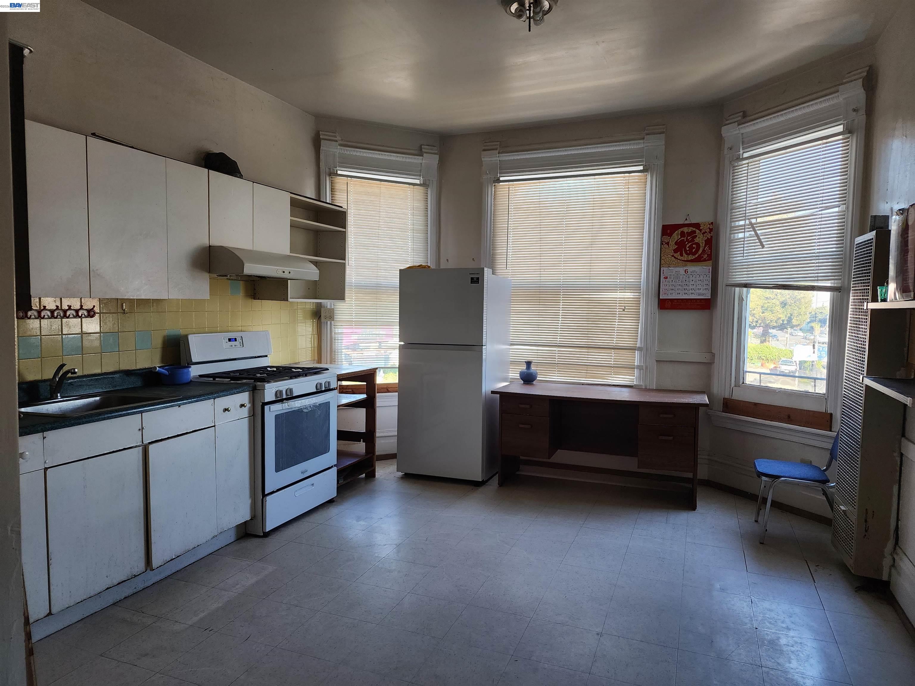 1155 International Blvd, Oakland CA 94606 — photo 3