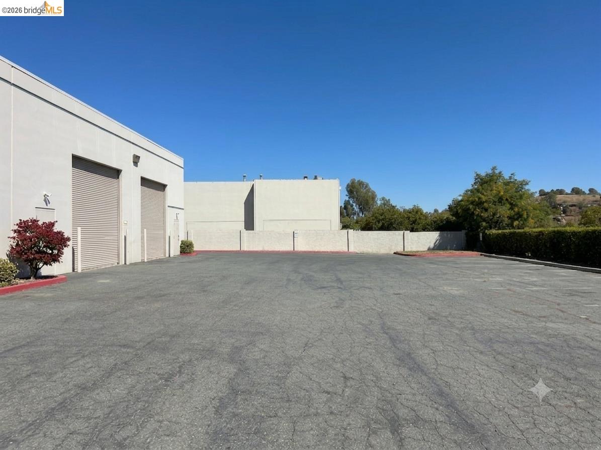4881 Sunrise Dr, Martinez CA 94553 — photo 6