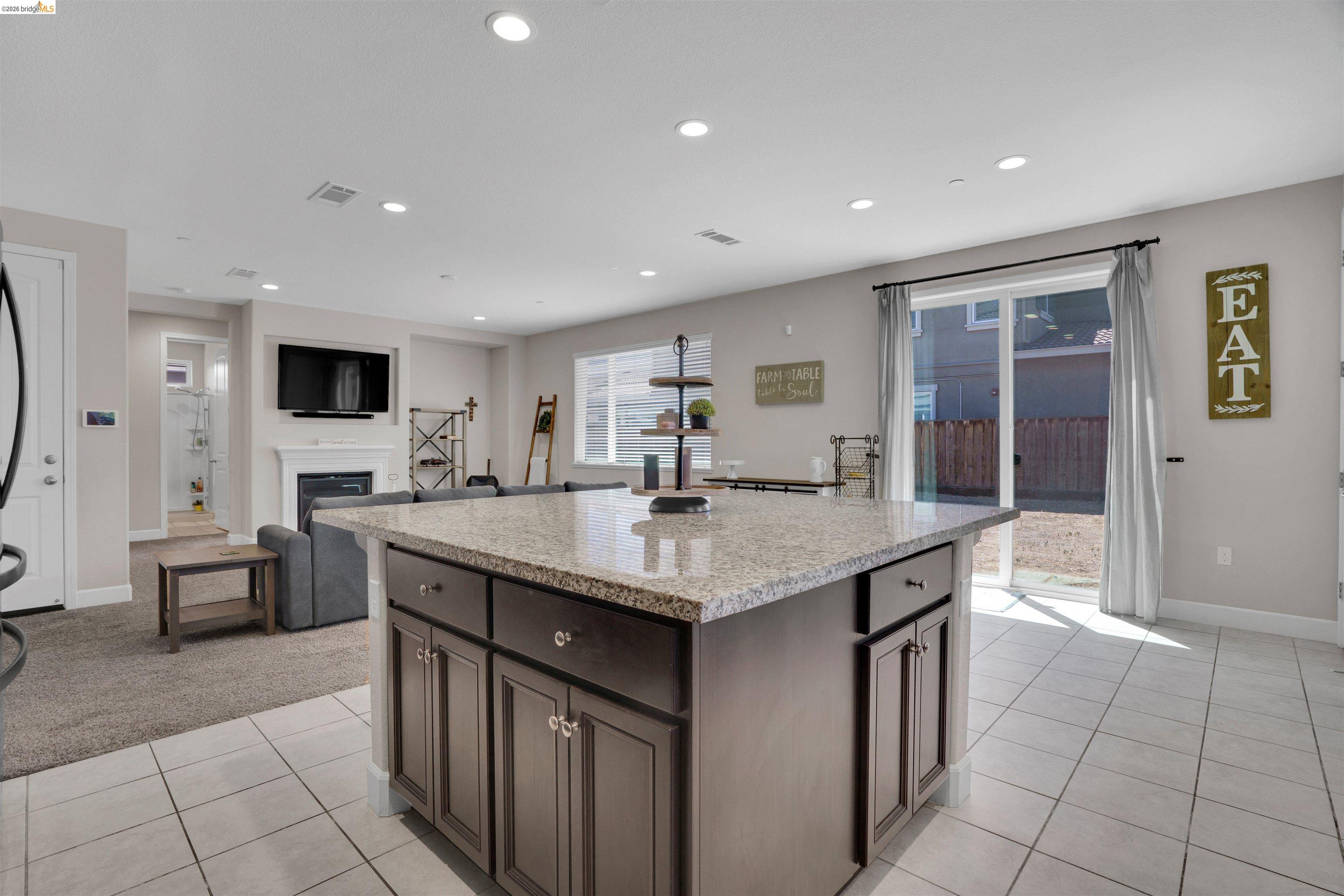 577 Sapphire Parkway, Oakley CA 94561 — photo 7