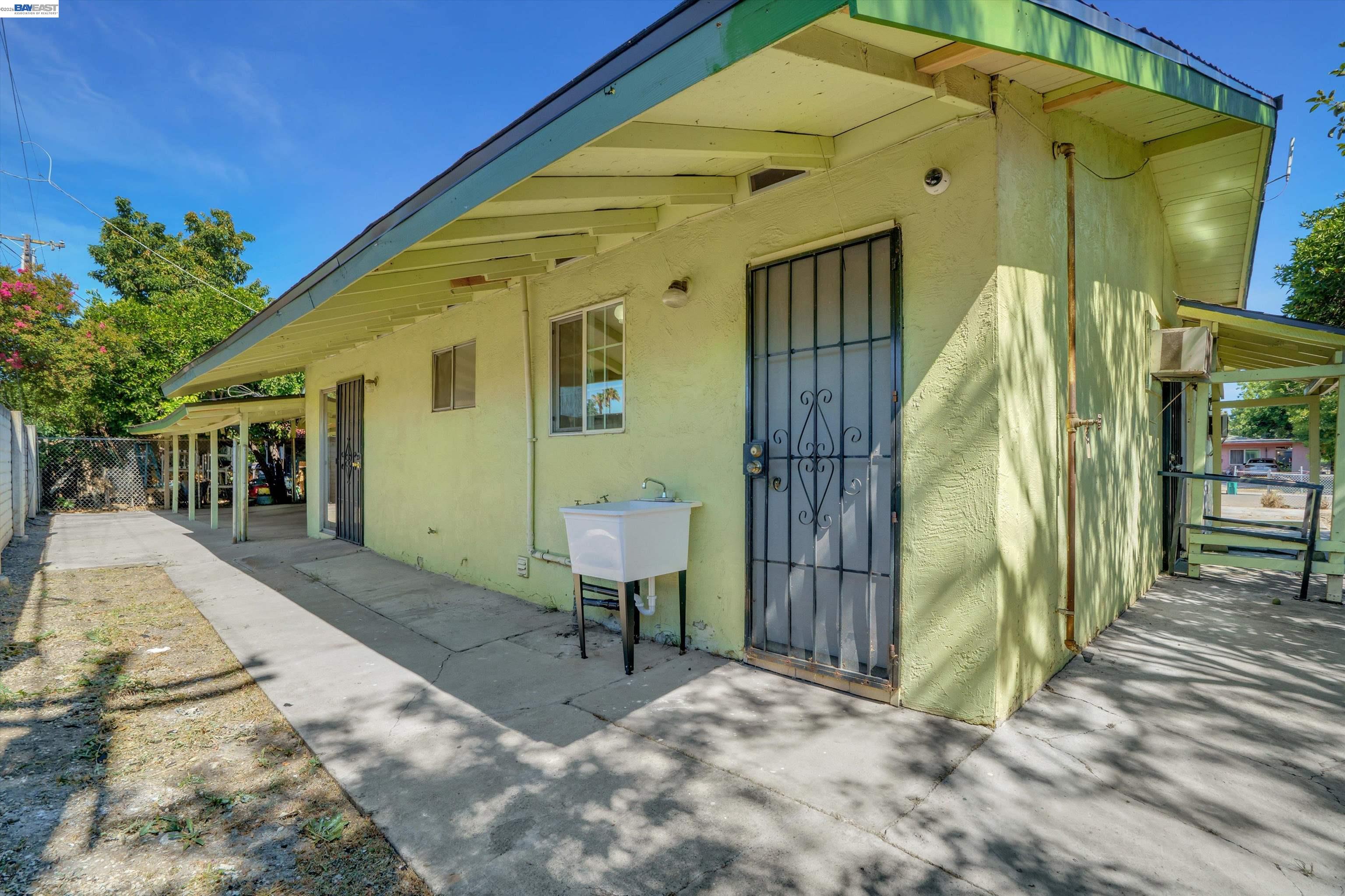 202 Arc Ave, Stockton CA 95210 — photo 3