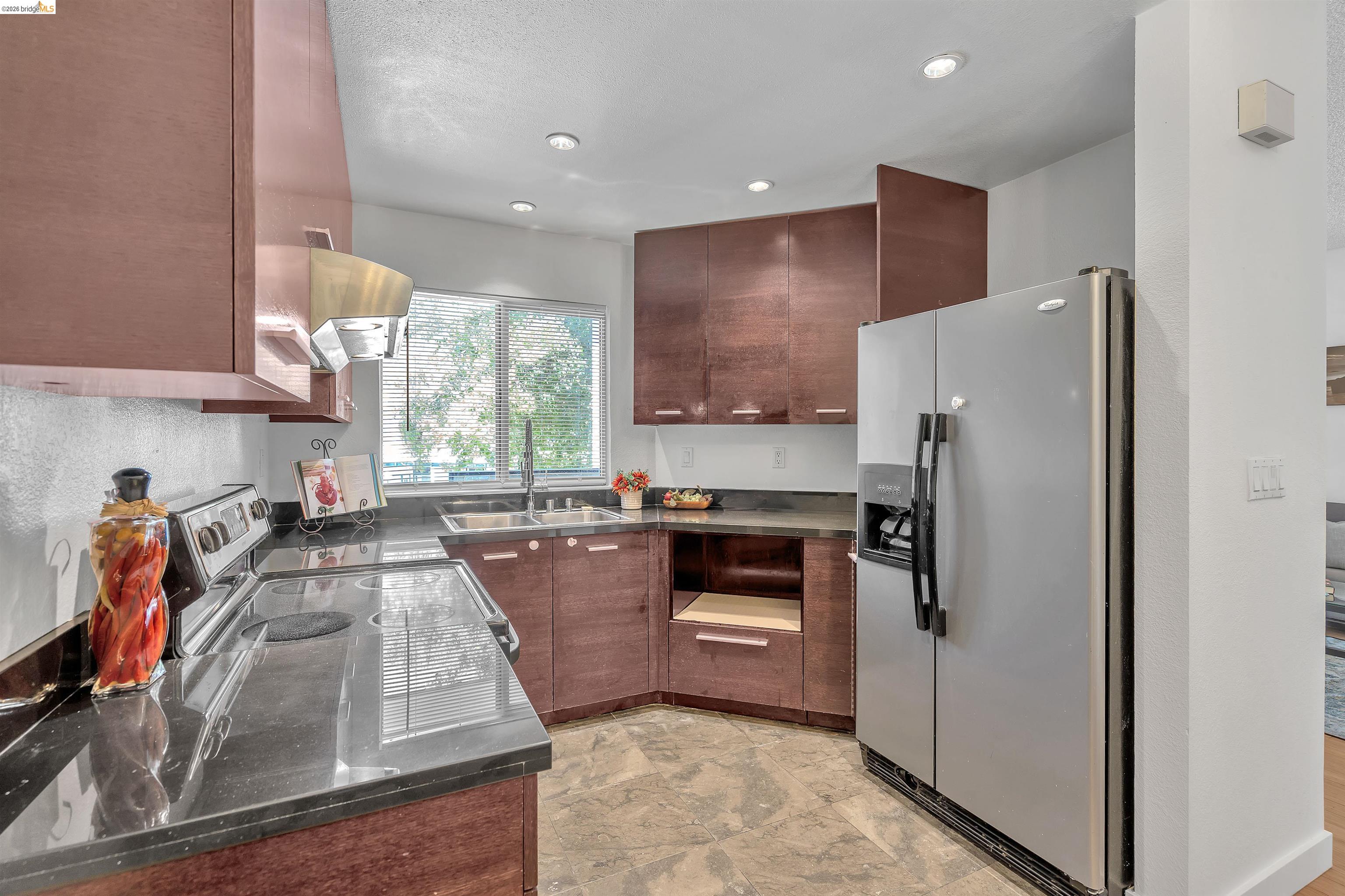 2955 Risdon Dr # 88, Union City CA 94587 — photo 9