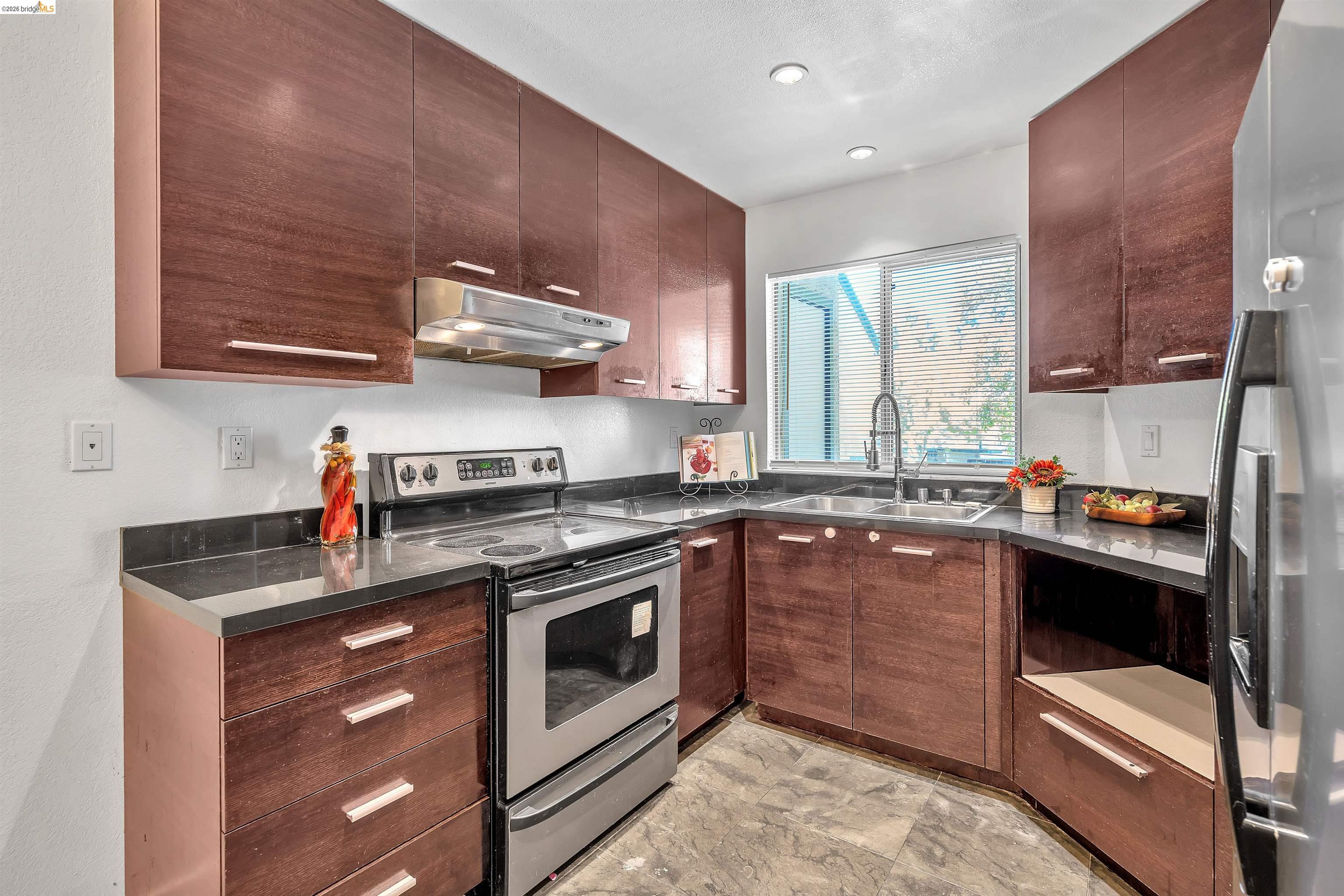 2955 Risdon Dr # 88, Union City CA 94587 — photo 10