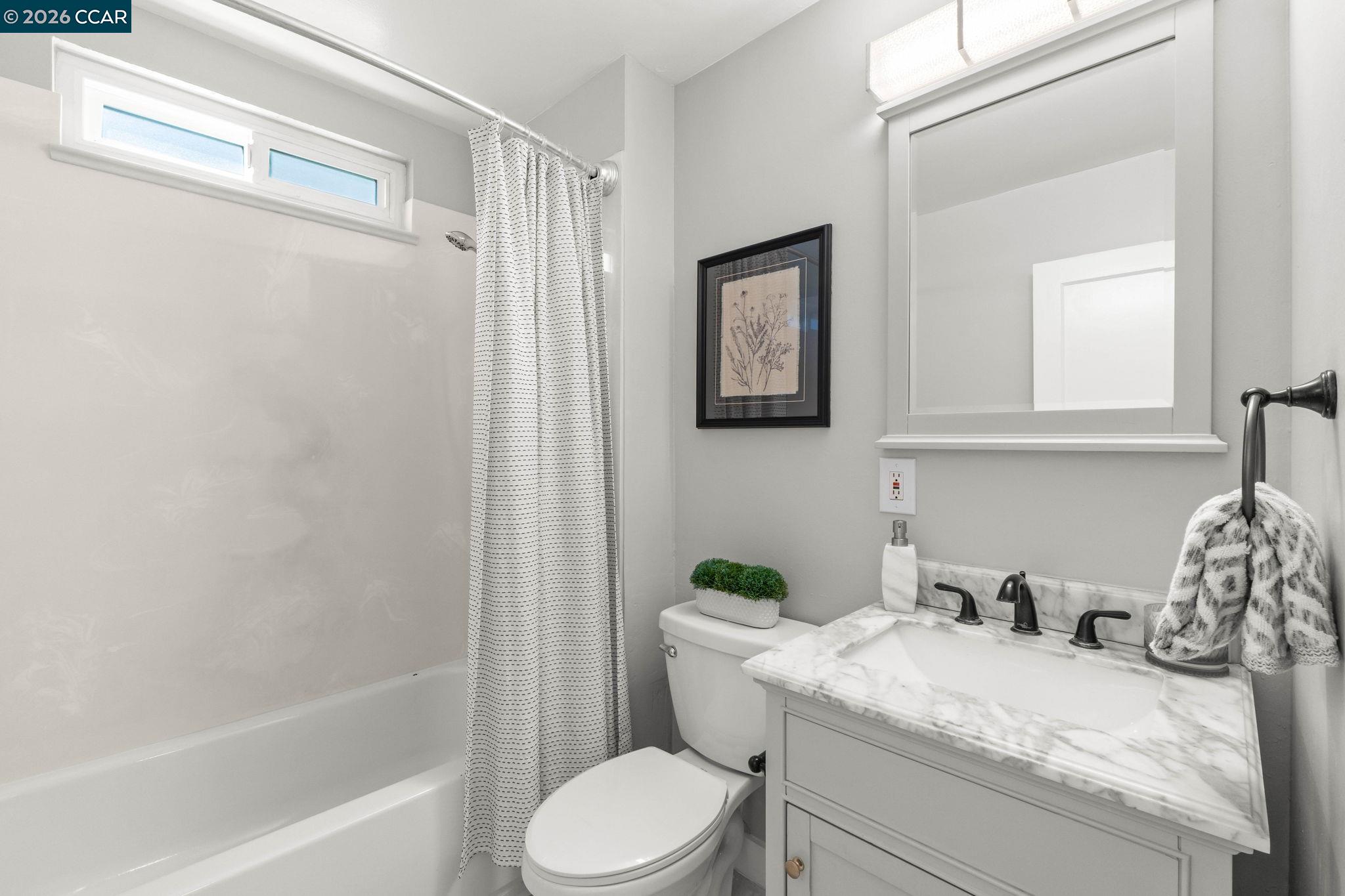 17242 Via El Cerrito, San Lorenzo CA 94580 — photo 12