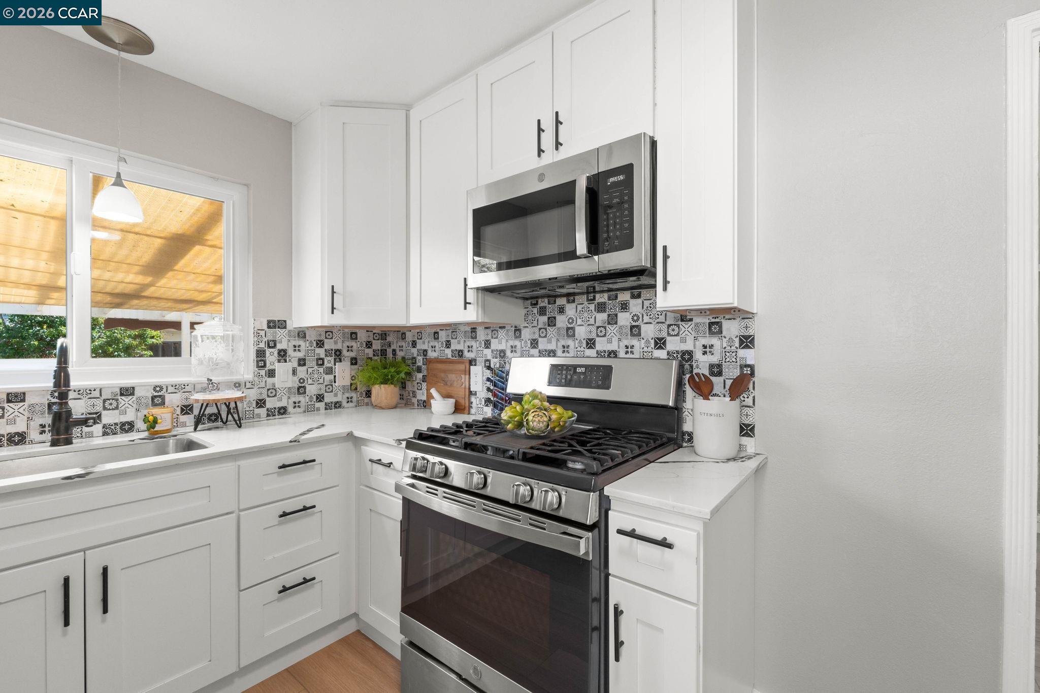 17242 Via El Cerrito, San Lorenzo CA 94580 — photo 20