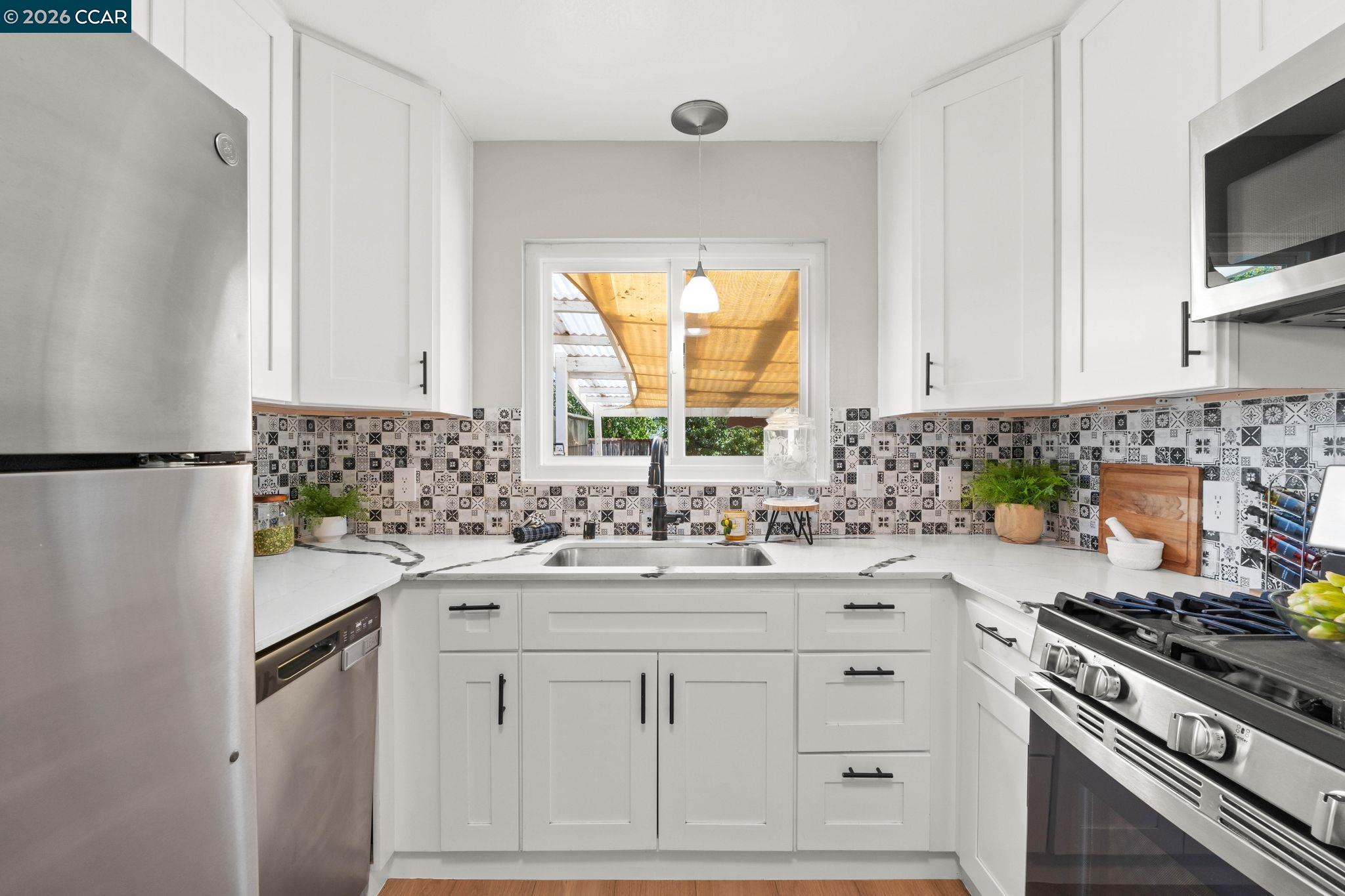 17242 Via El Cerrito, San Lorenzo CA 94580 — photo 22