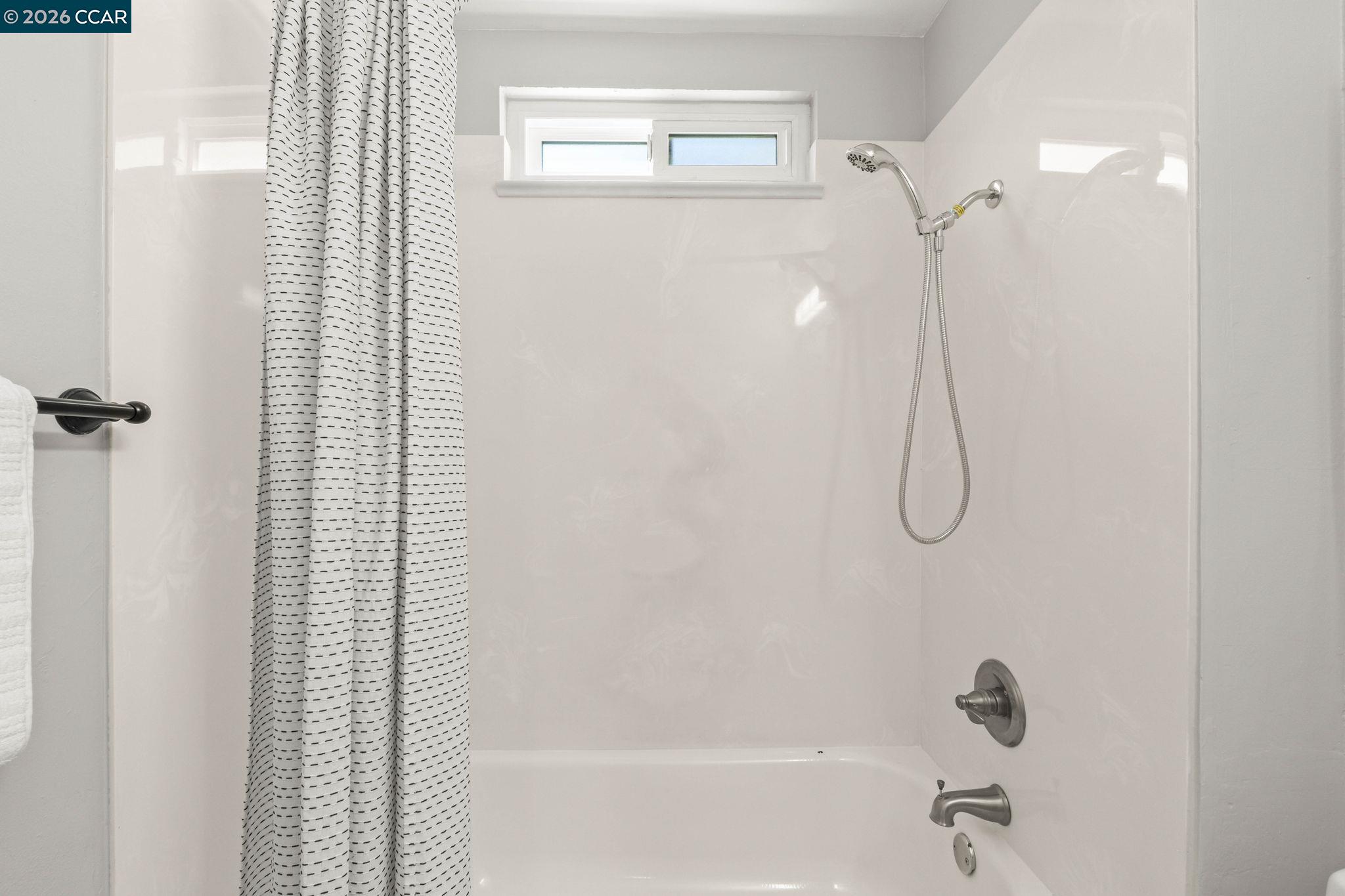 17242 Via El Cerrito, San Lorenzo CA 94580 — photo 27