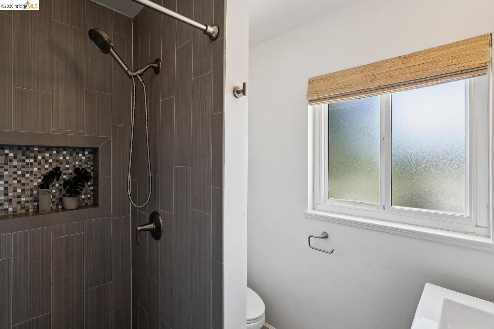 8427 Ney AVE, Oakland CA 94605 — photo 27