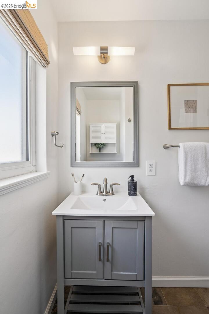 8427 Ney AVE, Oakland CA 94605 — photo 28
