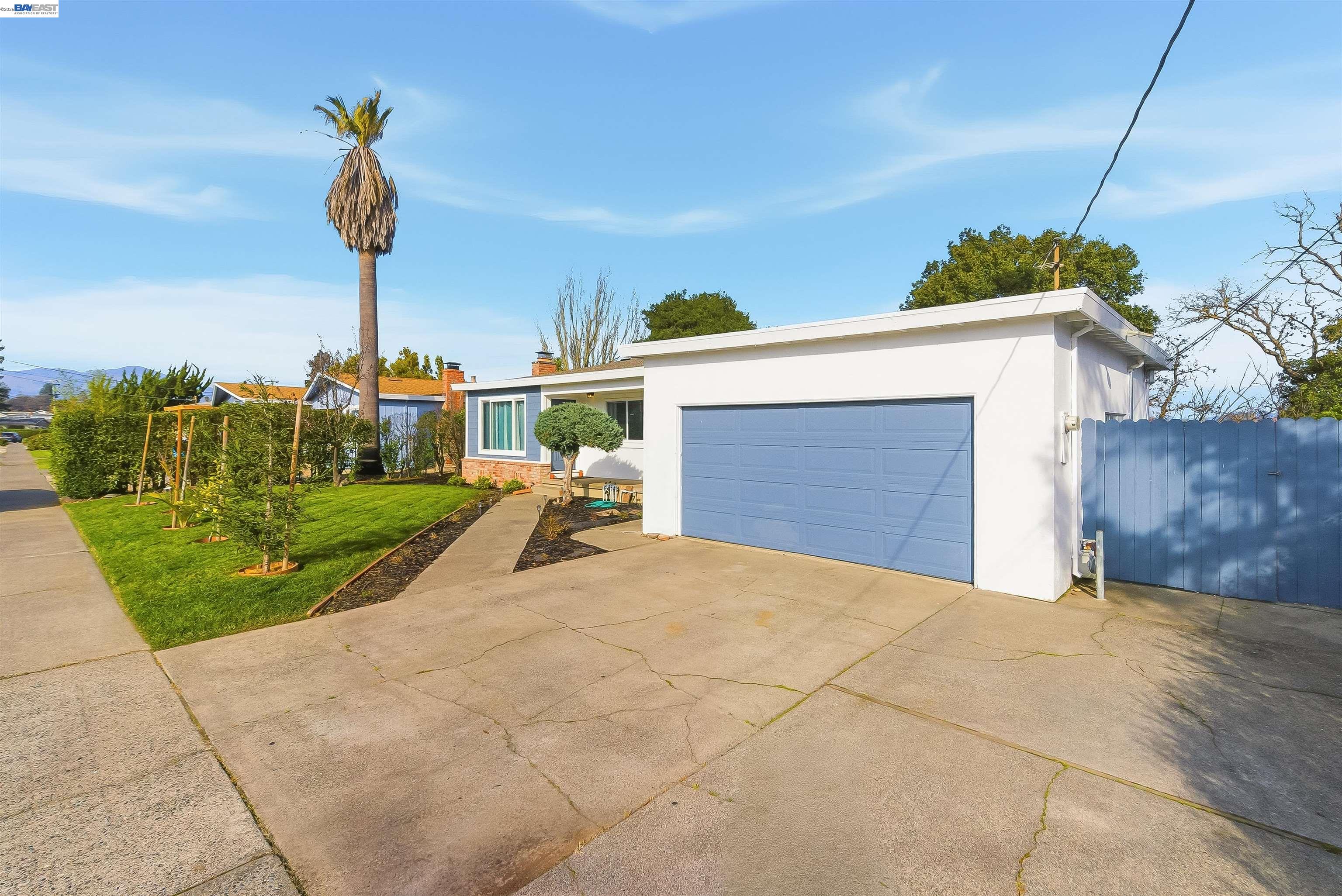 1382 Donna St, Novato CA 94947 — photo 2