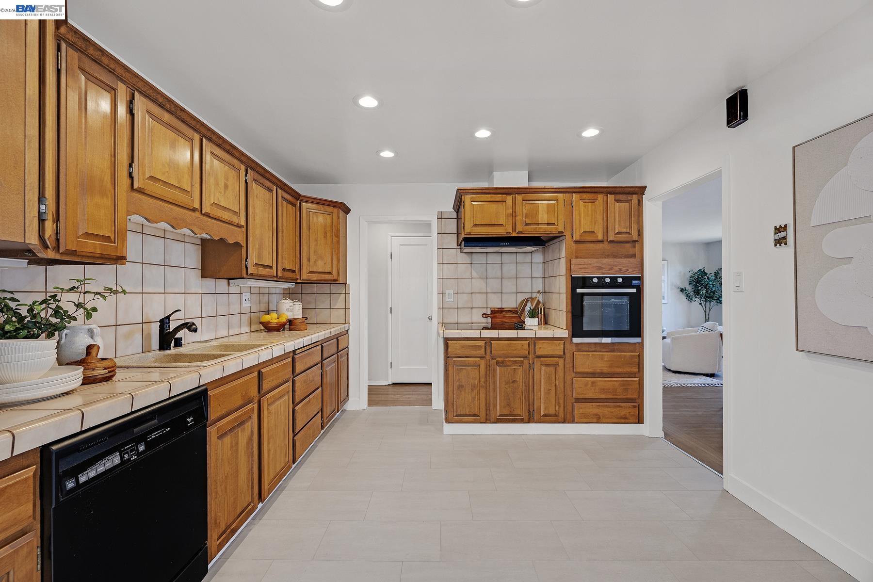 1803 Wayne Ave, San Leandro CA 94577 — photo 8