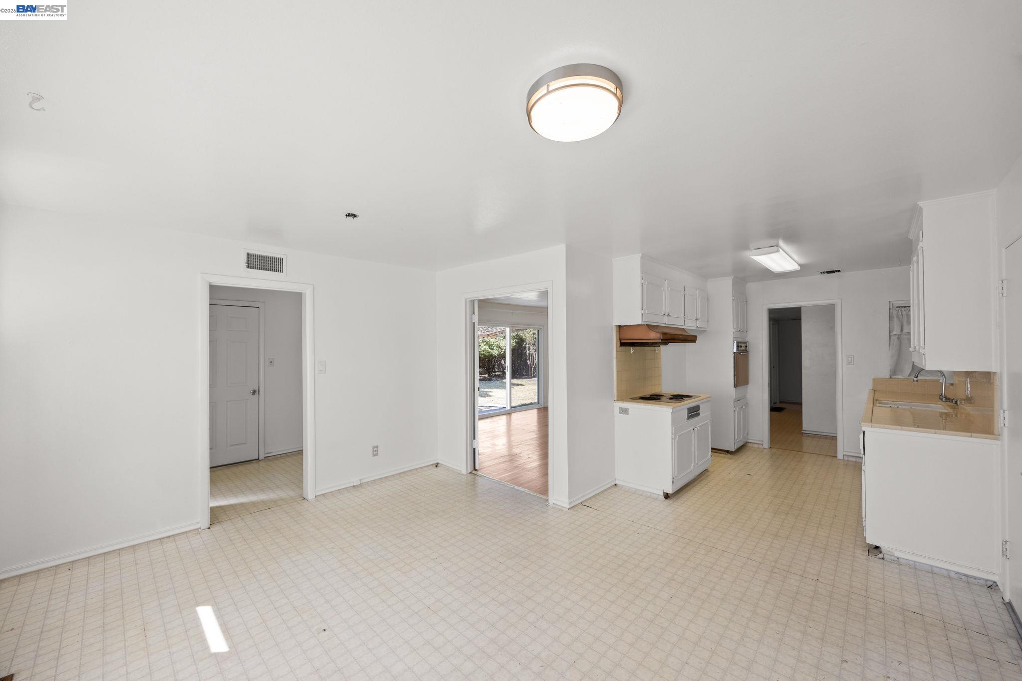 316 E CANTERBURY DR., Stockton CA 95207 — photo 11