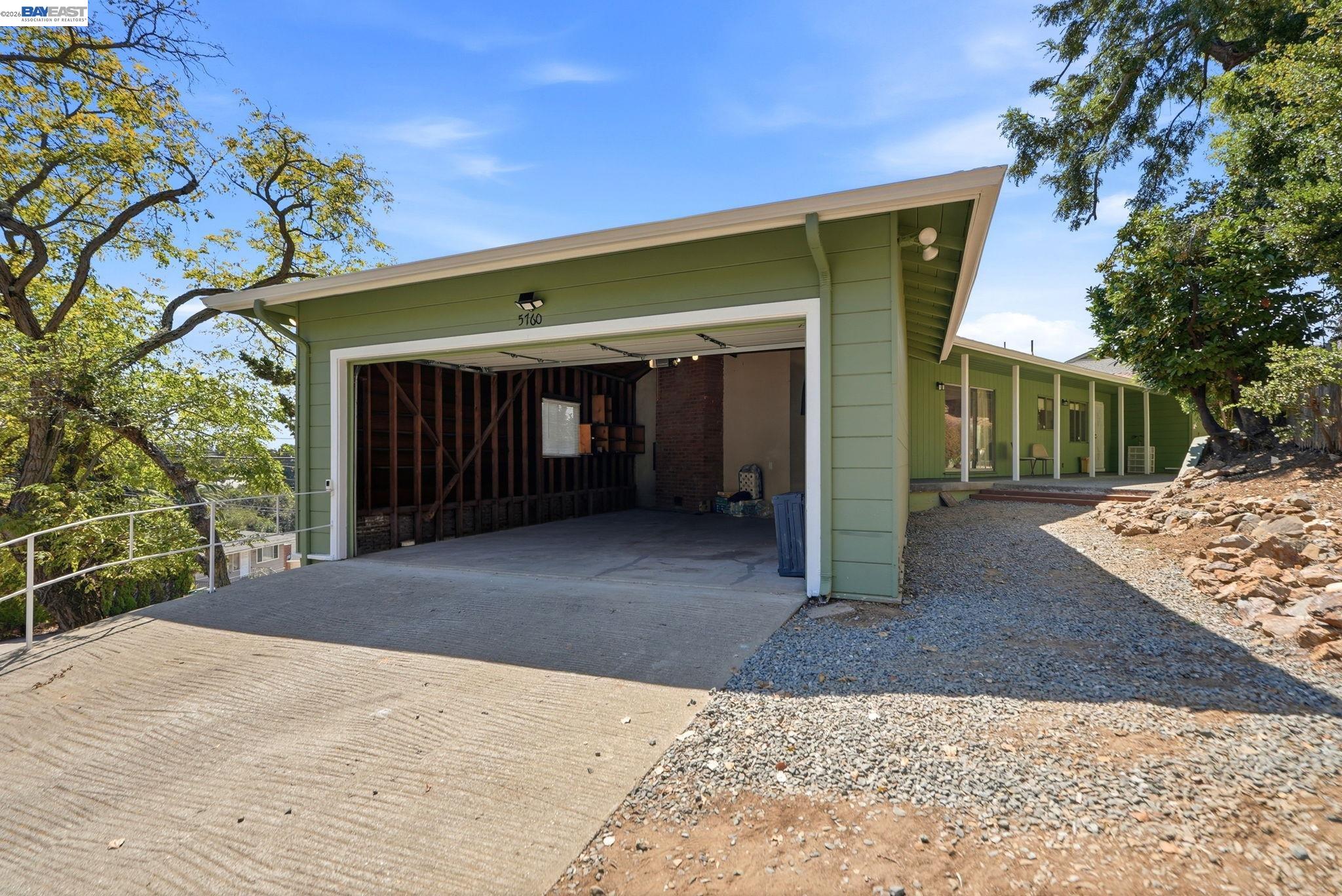 5760 Leona St, Oakland CA 94605 — photo 38