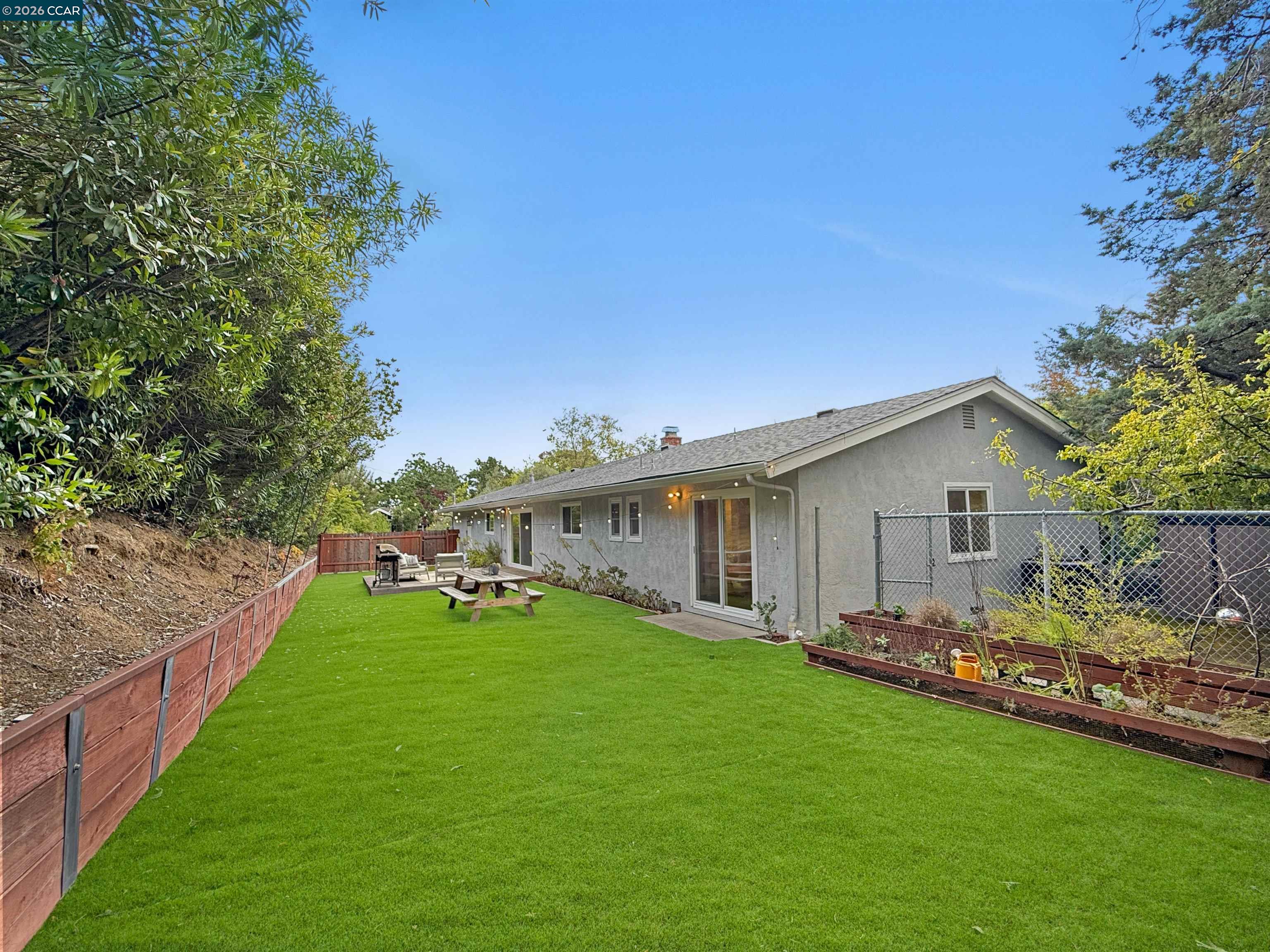 8 Cherry Hills Ct, Lafayette CA 94549 — photo 23