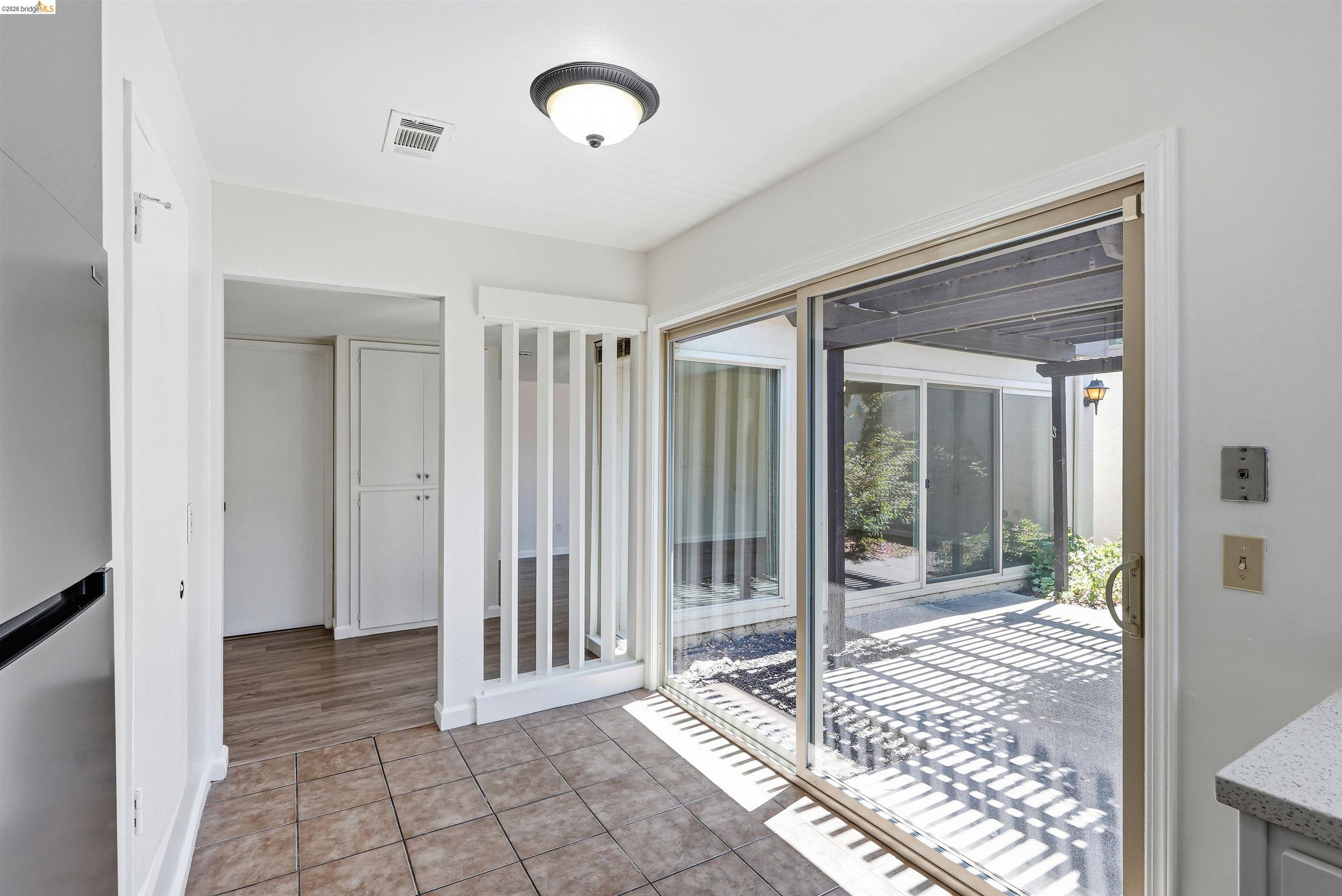 315 Creekview Ct, Vacaville CA 95688 — photo 6