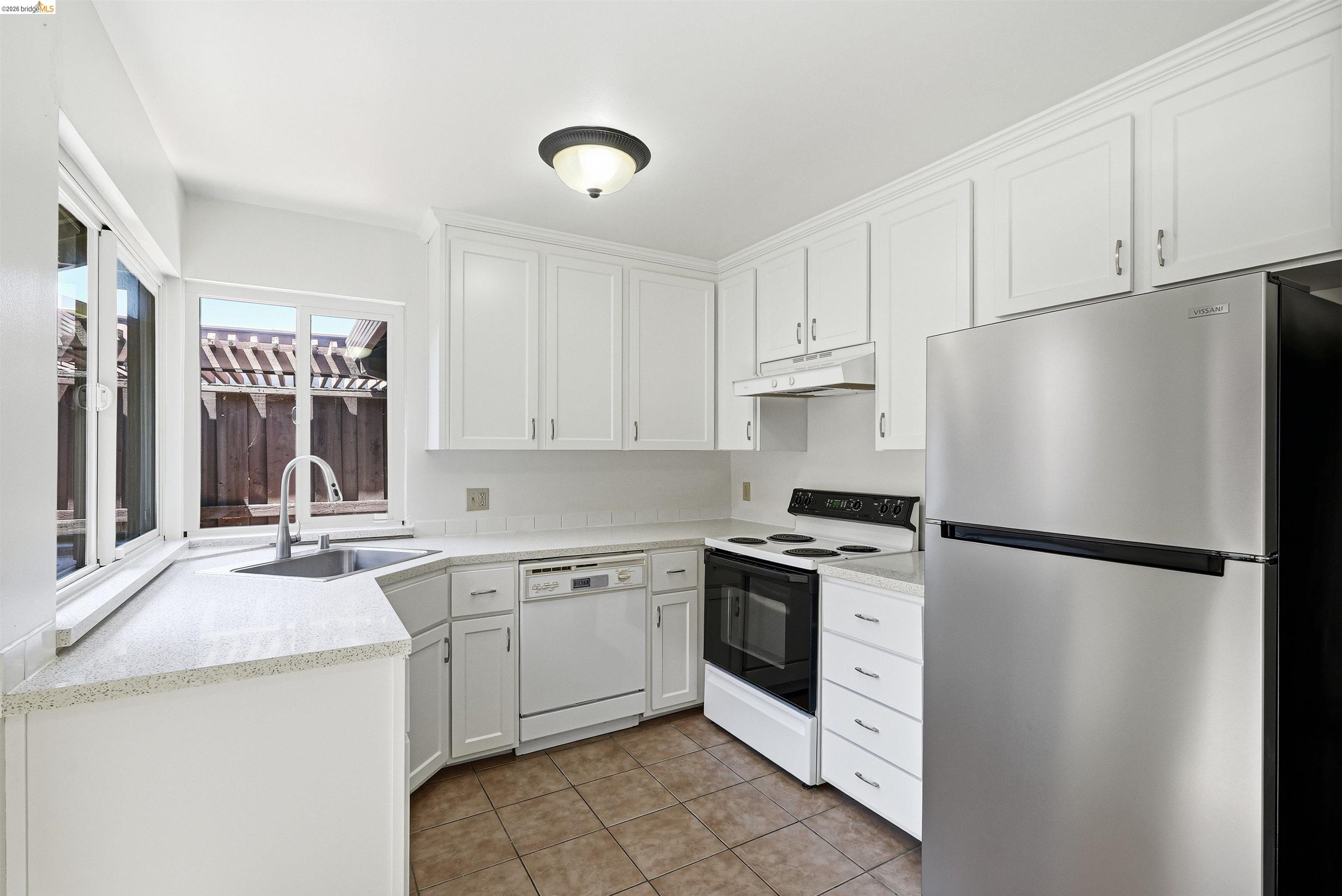 315 Creekview Ct, Vacaville CA 95688 — photo 9