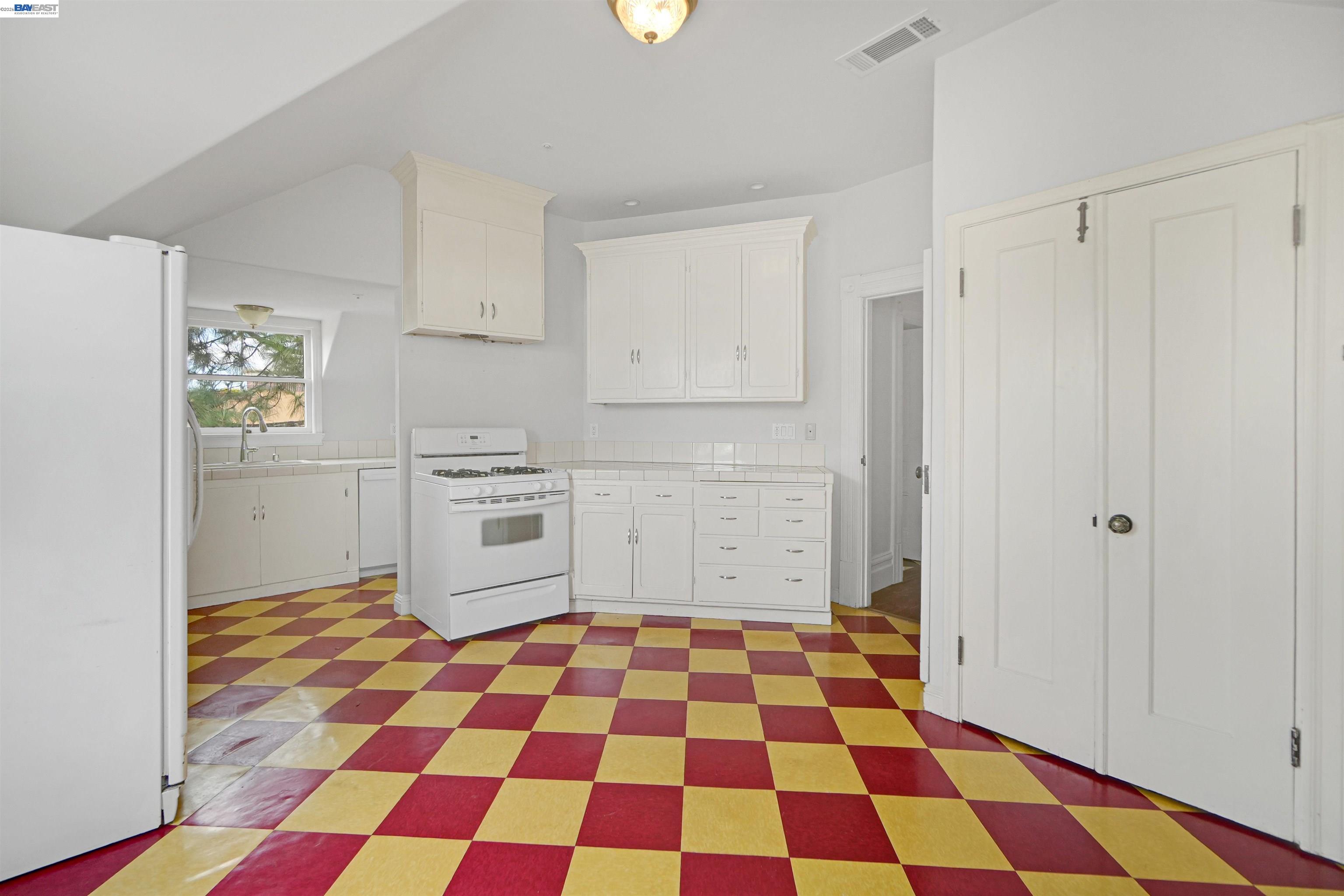 742 B St, Hayward CA 94541 — photo 38