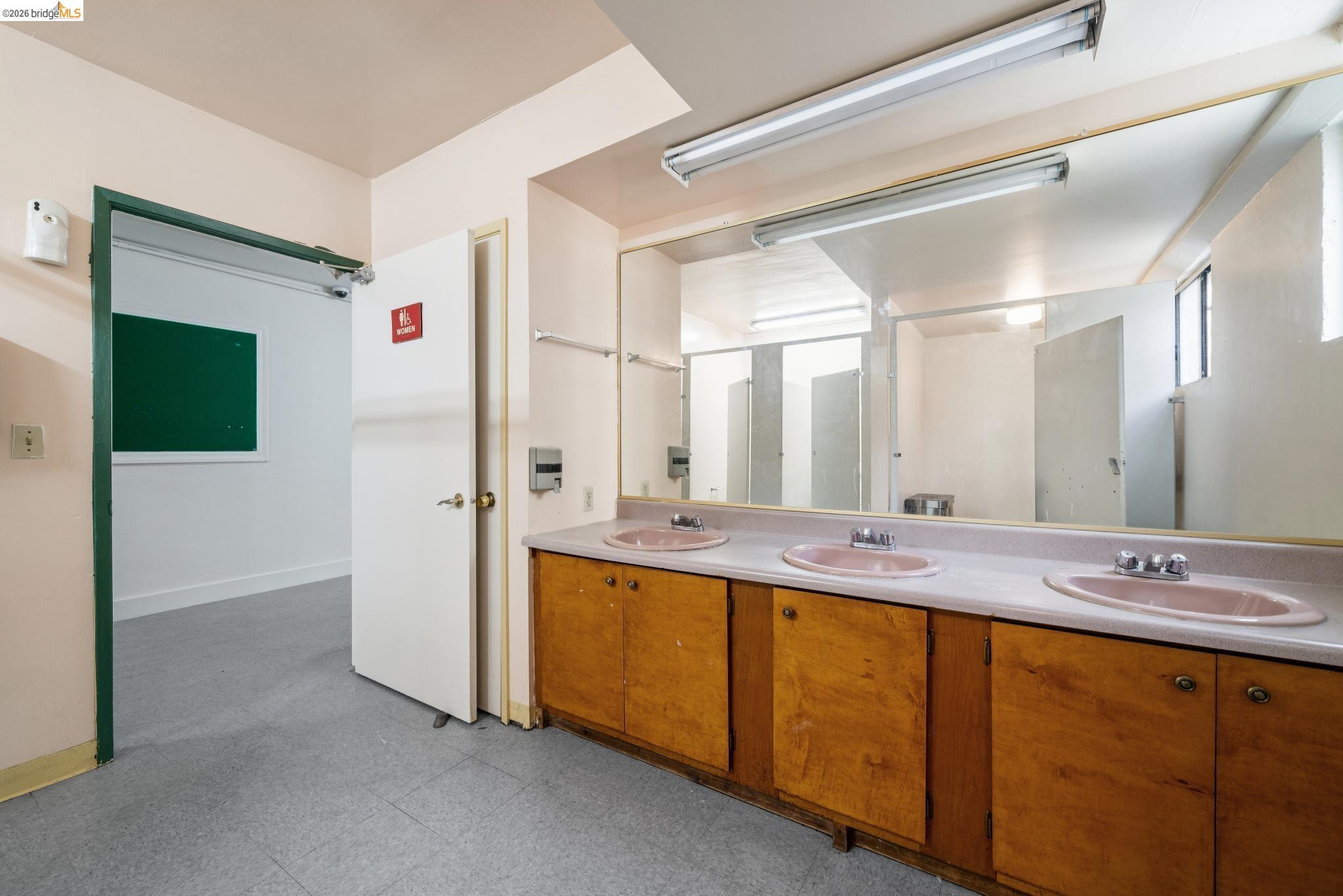 2505 Telegraph Ave, Oakland CA 94612 — photo 27