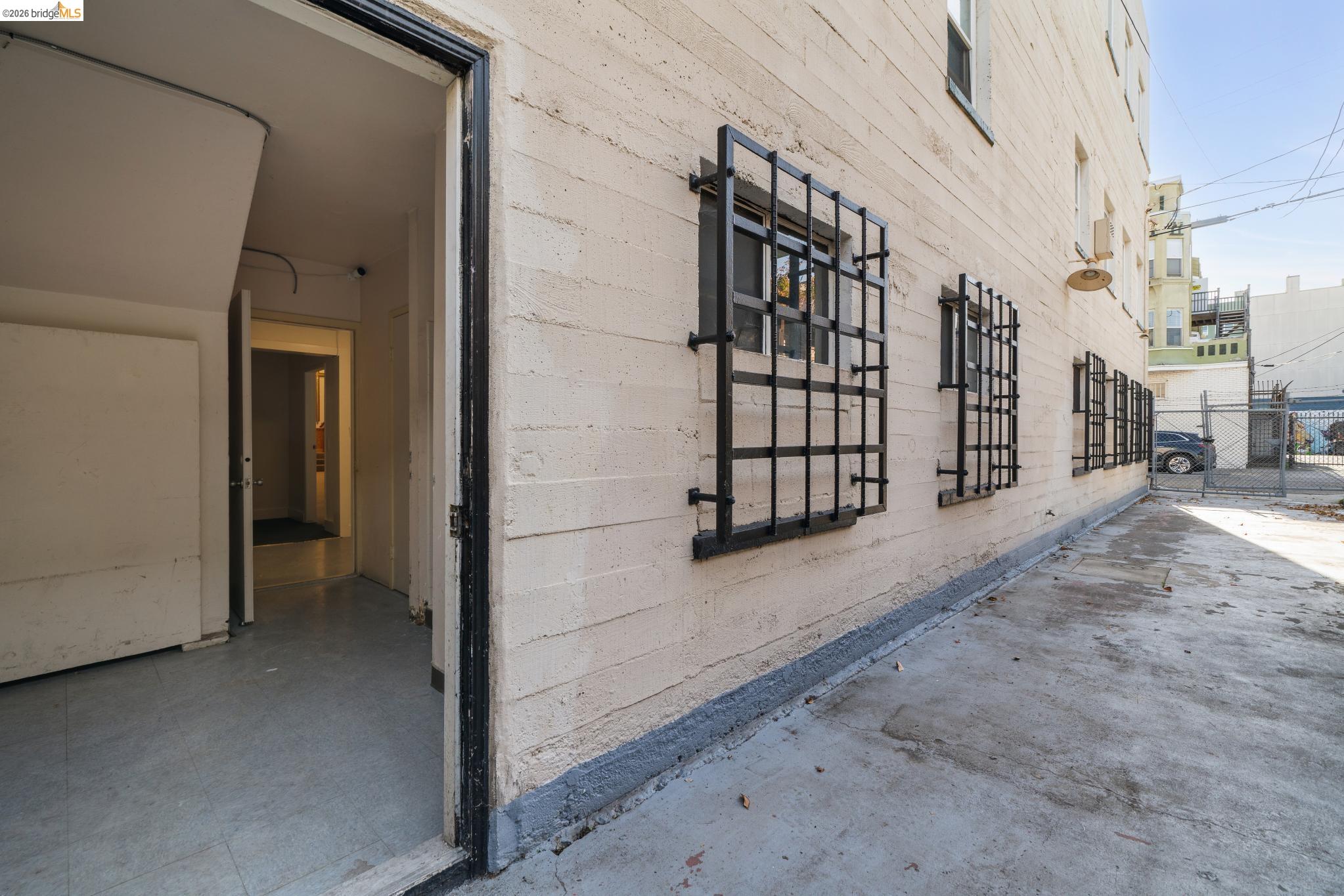2505 Telegraph Ave, Oakland CA 94612 — photo 32