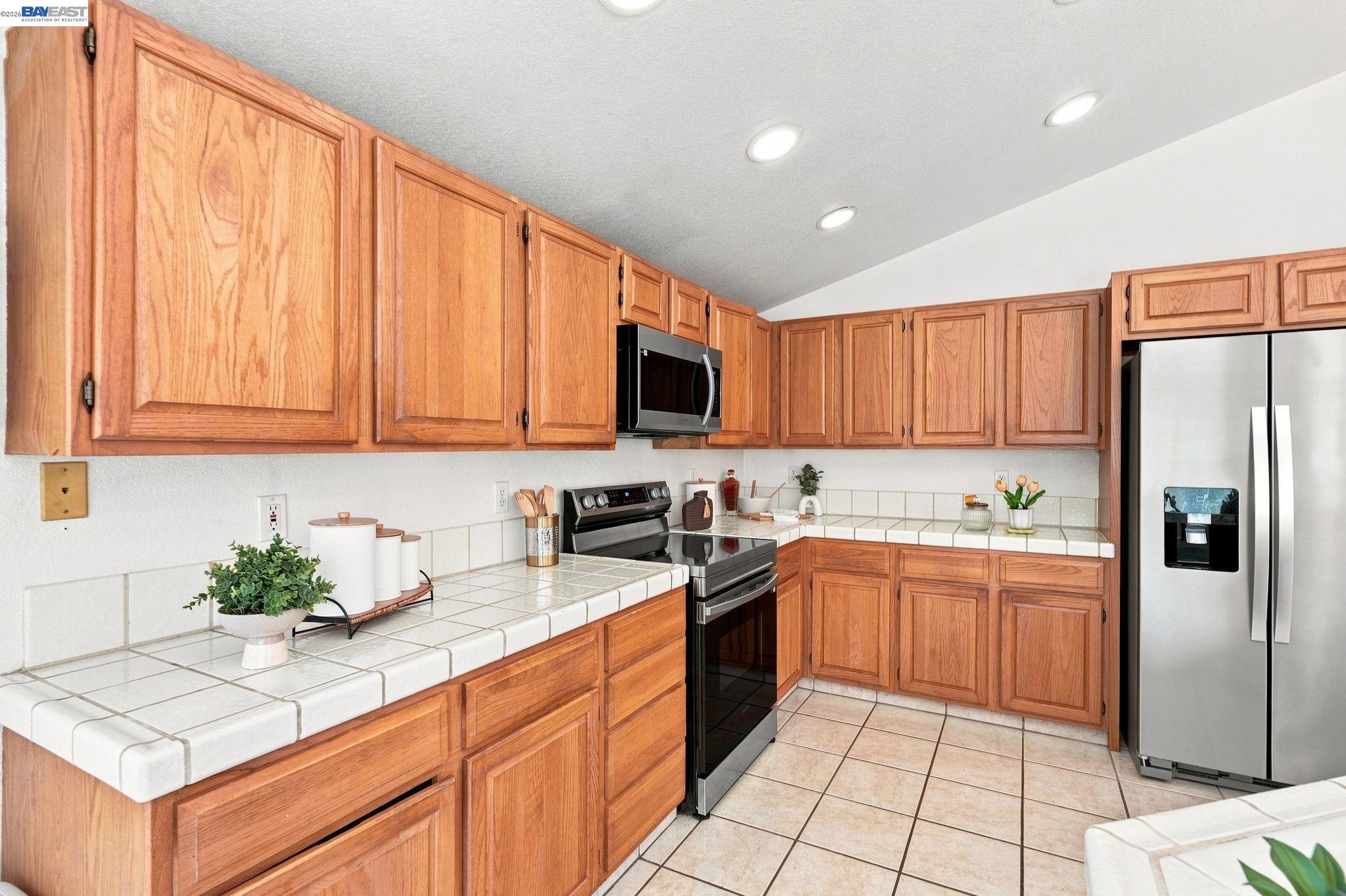 1520 Deer Run Ln, Tracy CA 95376 — photo 12