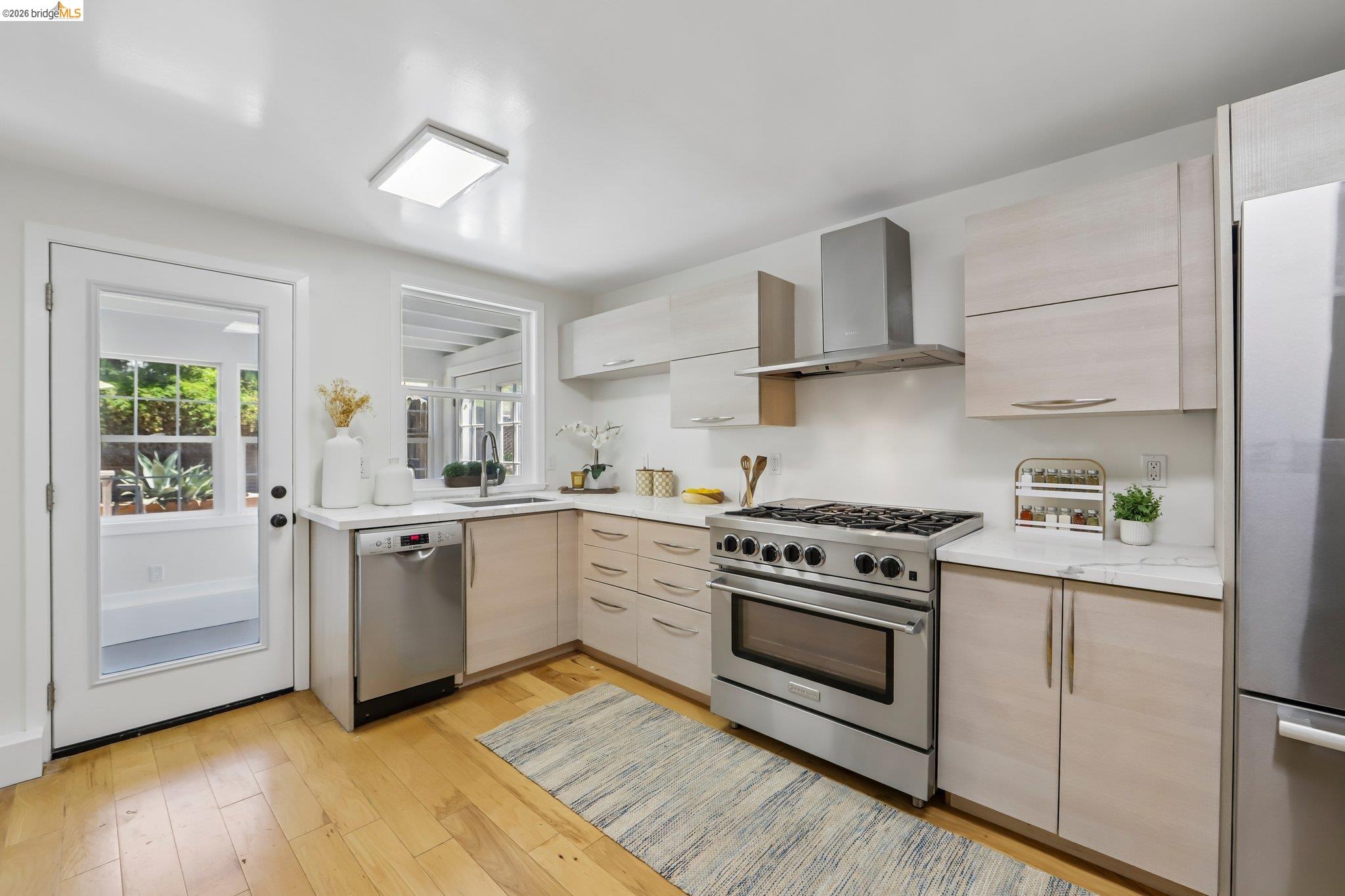 344 Peralta St, Oakland CA 94607 — photo 36