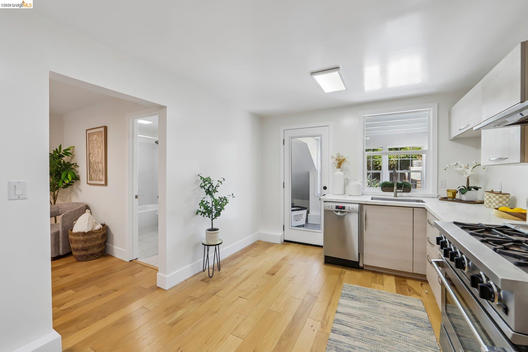 344 Peralta St, Oakland CA 94607 — photo 37