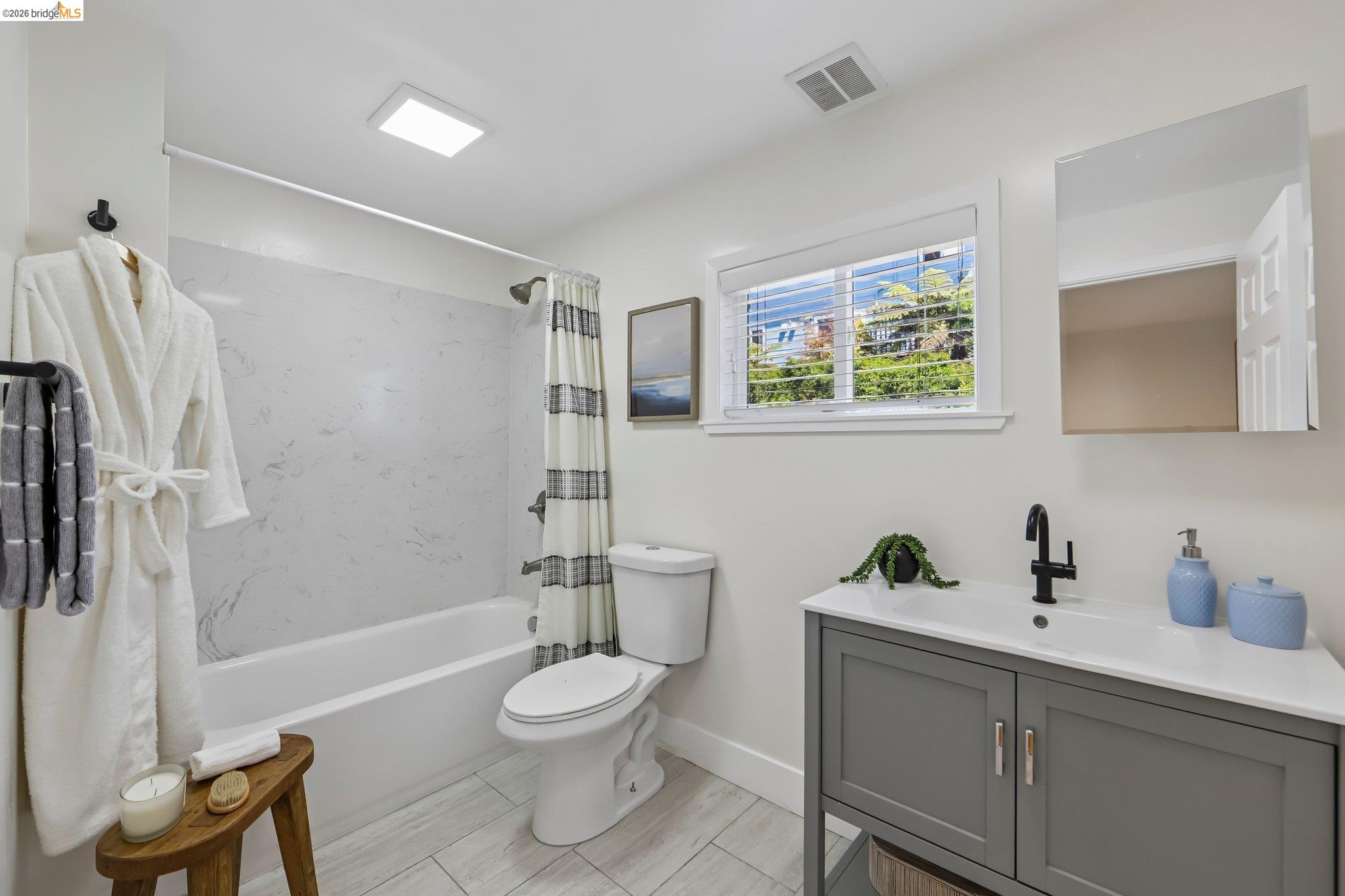 344 Peralta St, Oakland CA 94607 — photo 38