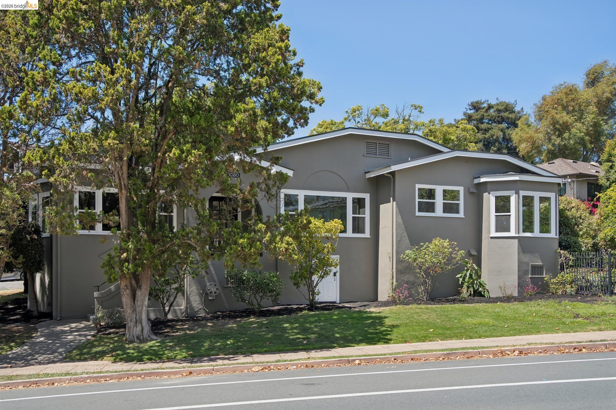 Front Image Thumbnail for EB41143940