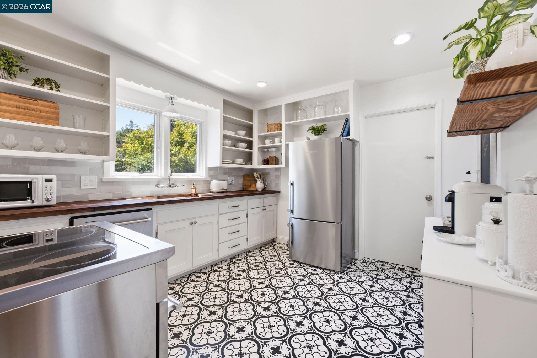 8 Lander Dr, Martinez CA 94553 — photo 23