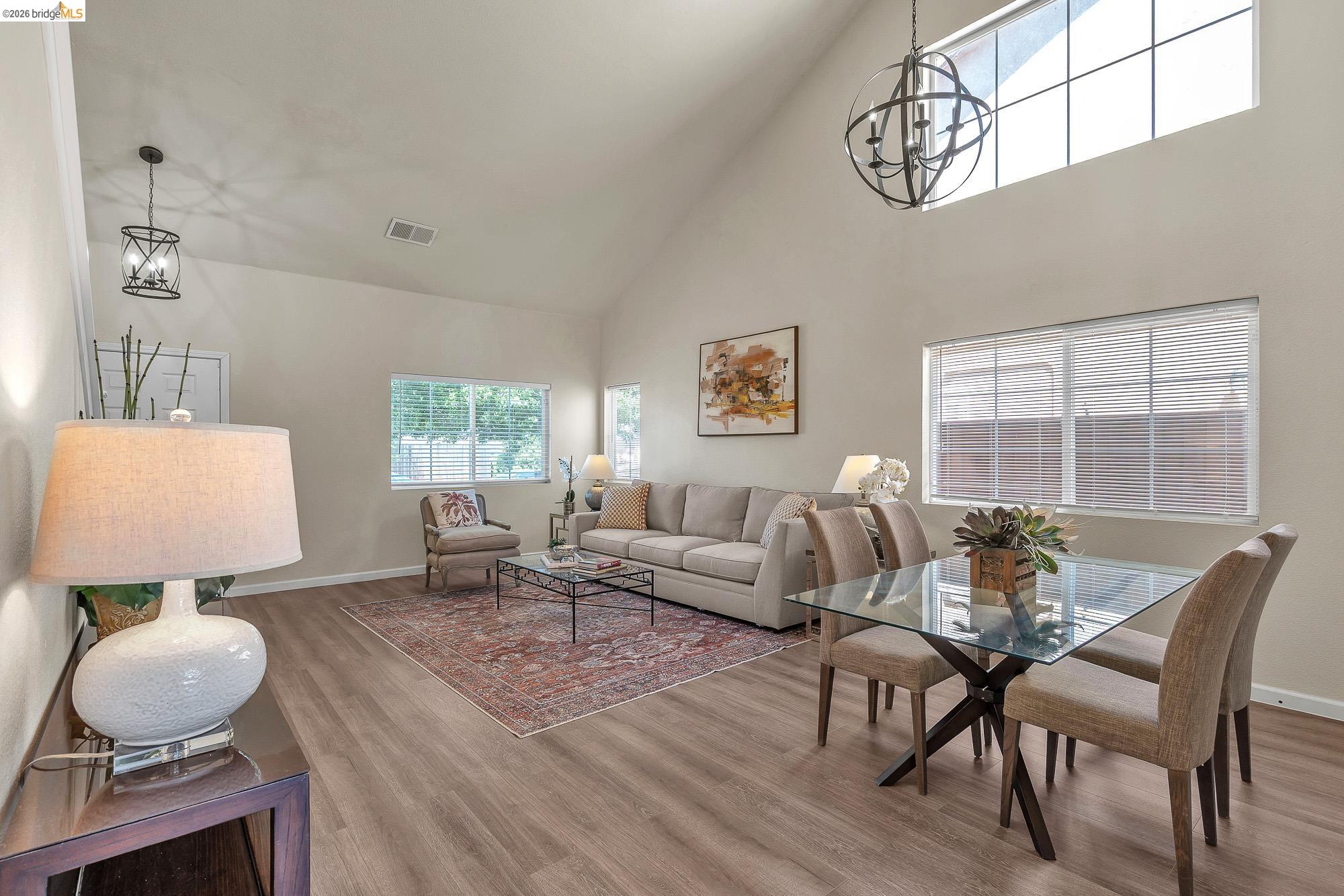 544 Pine Creek Cir, Fairfield CA 94534 — photo 5