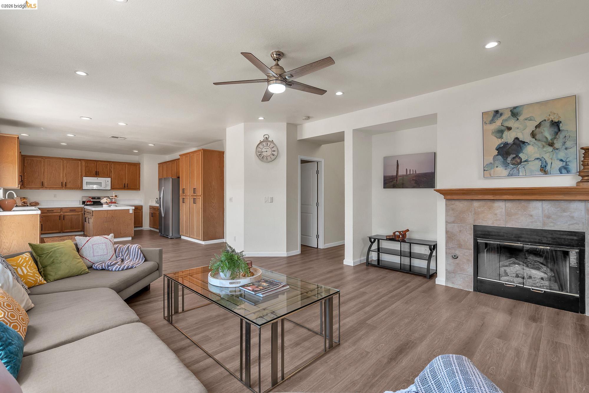 544 Pine Creek Cir, Fairfield CA 94534 — photo 9