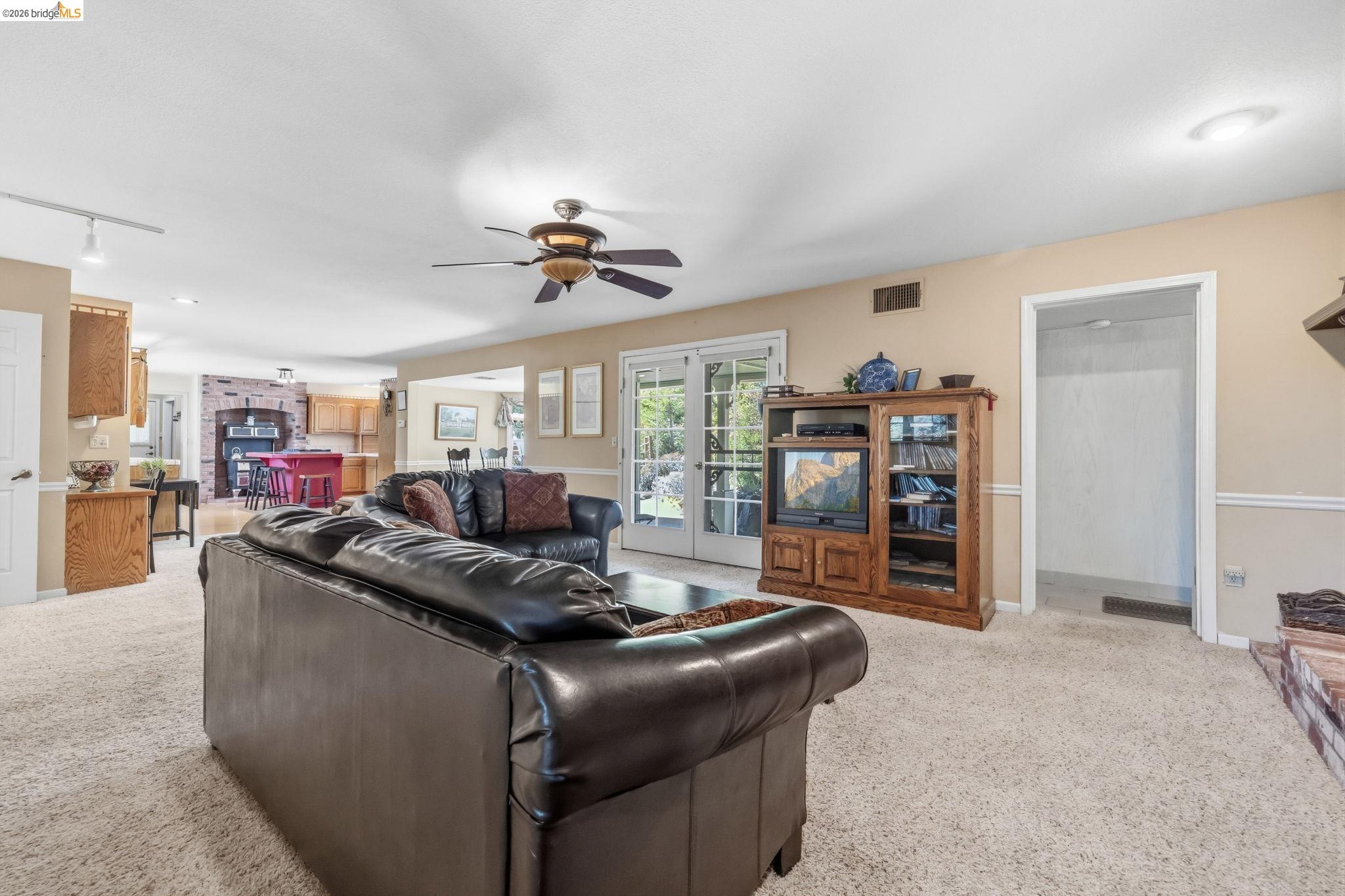 17732 Saddle Dr, Tuolumne CA 95379 — photo 8