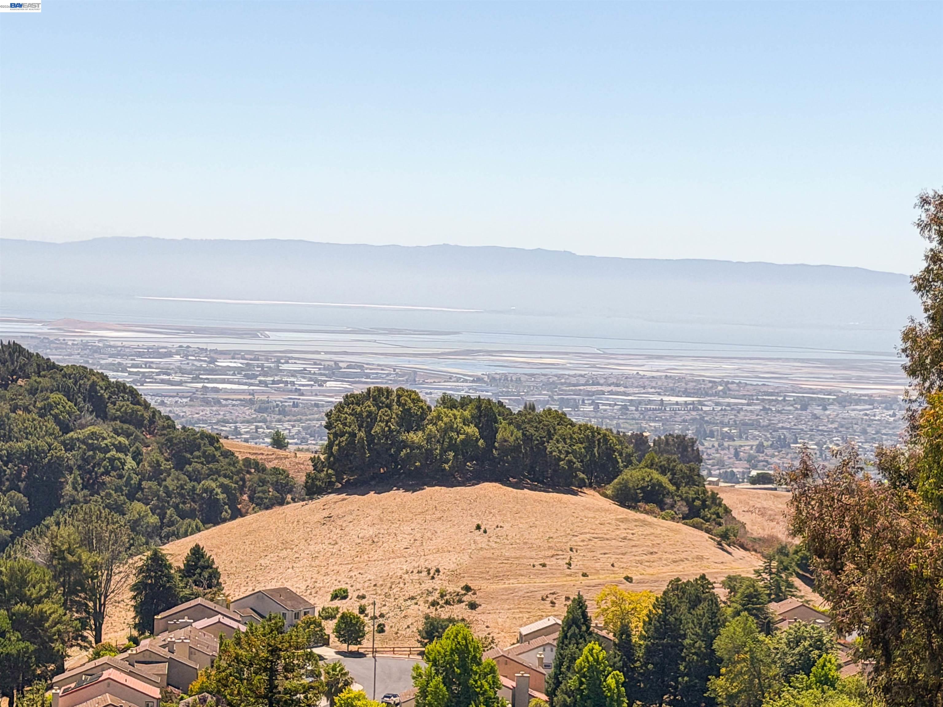 28016 Whitestone Ct, Hayward, CA 94542