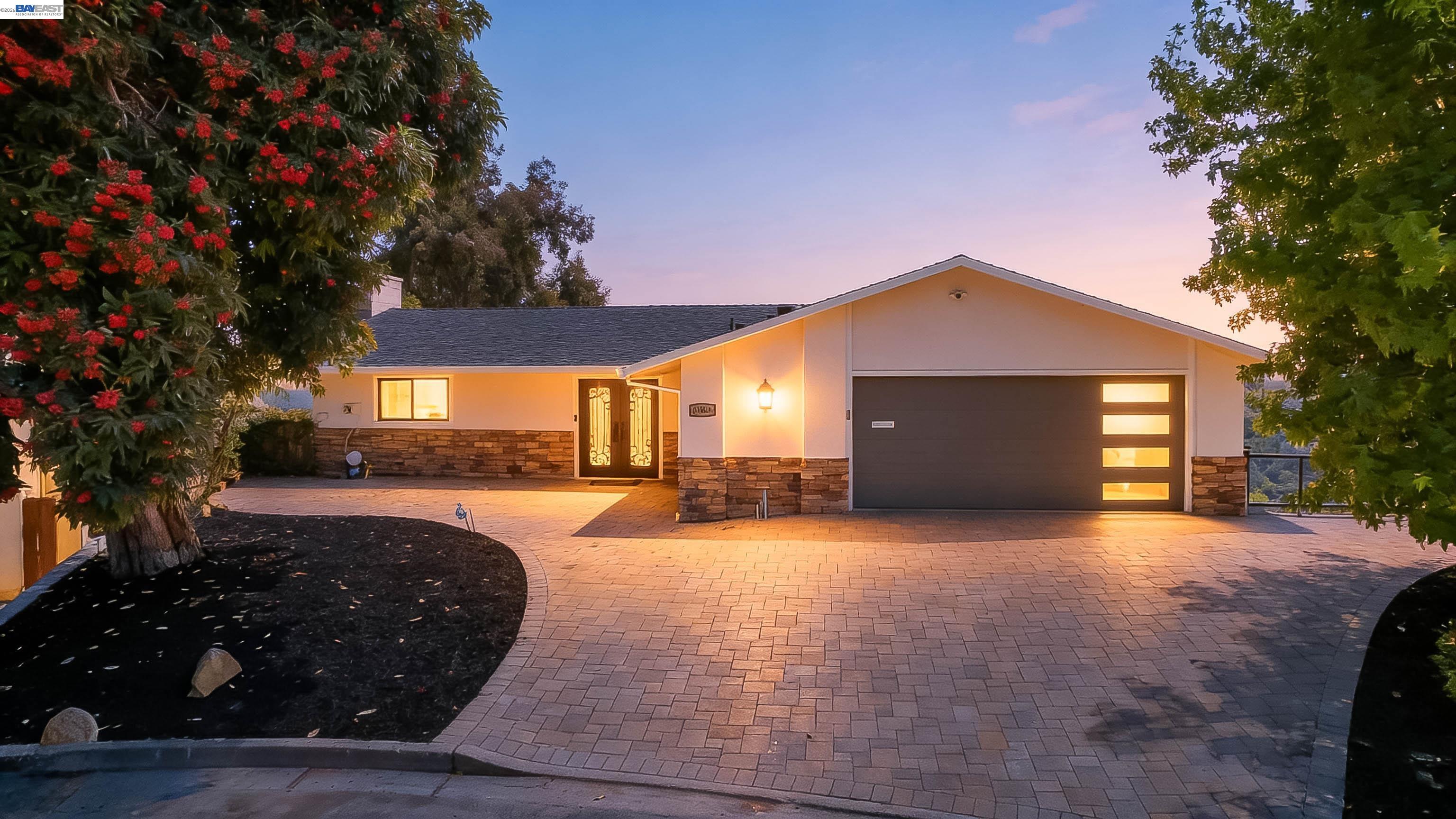 28016 Whitestone Ct, Hayward, CA 94542 photo 2