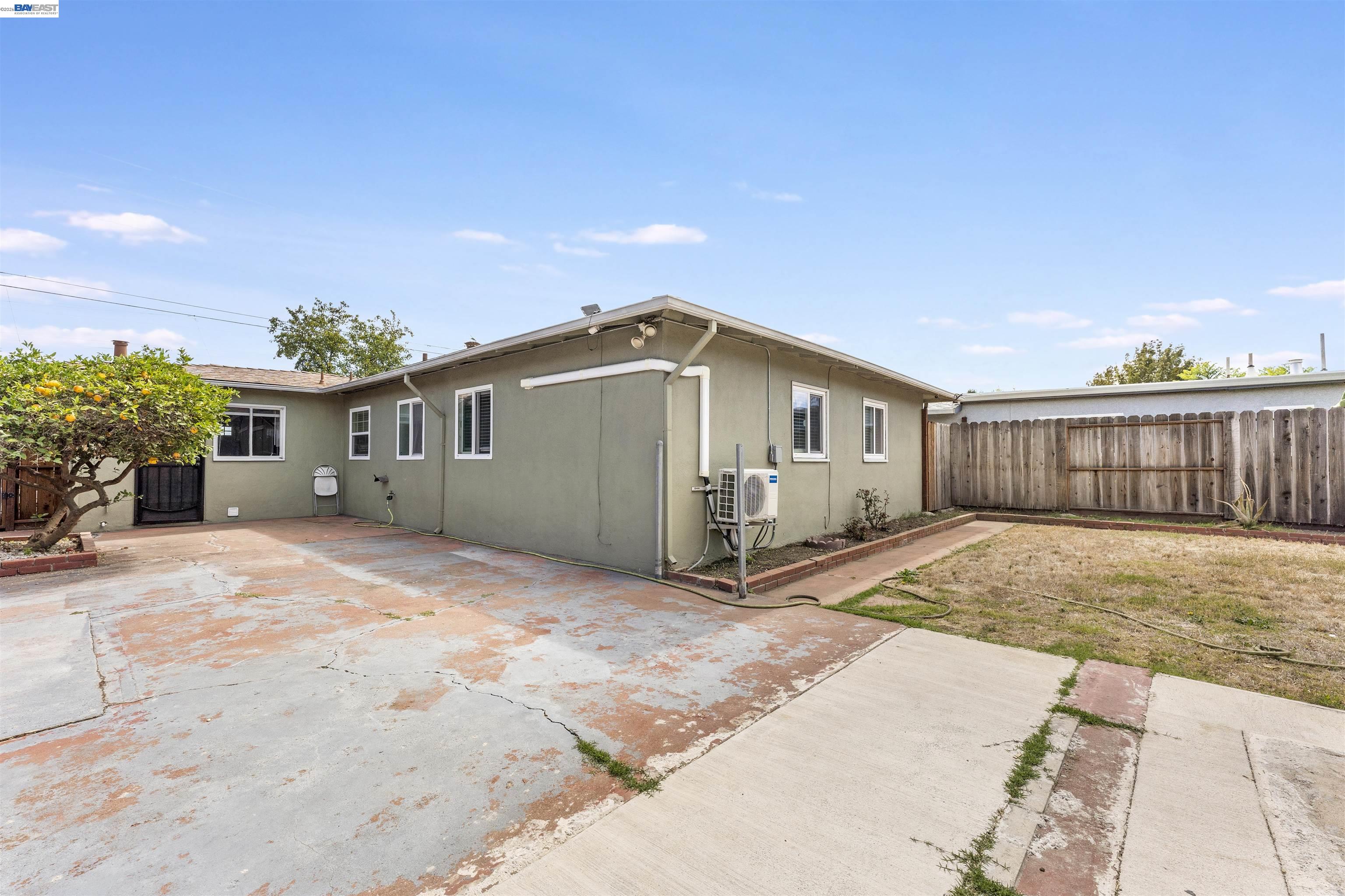 354 Berry Ave, Hayward CA 94544 — photo 11