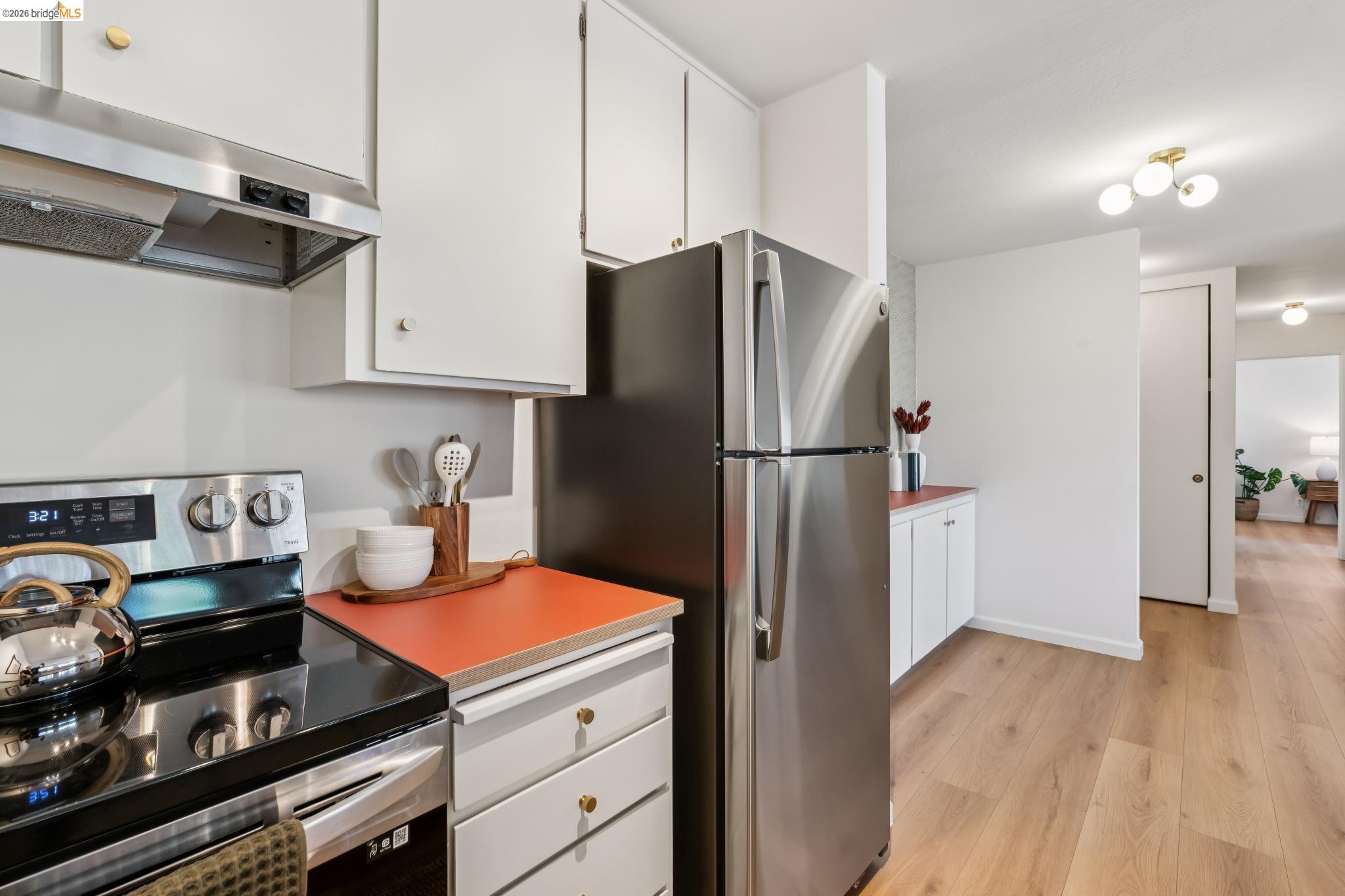 377 Palm AVE # 305, Oakland CA 94610 — photo 11
