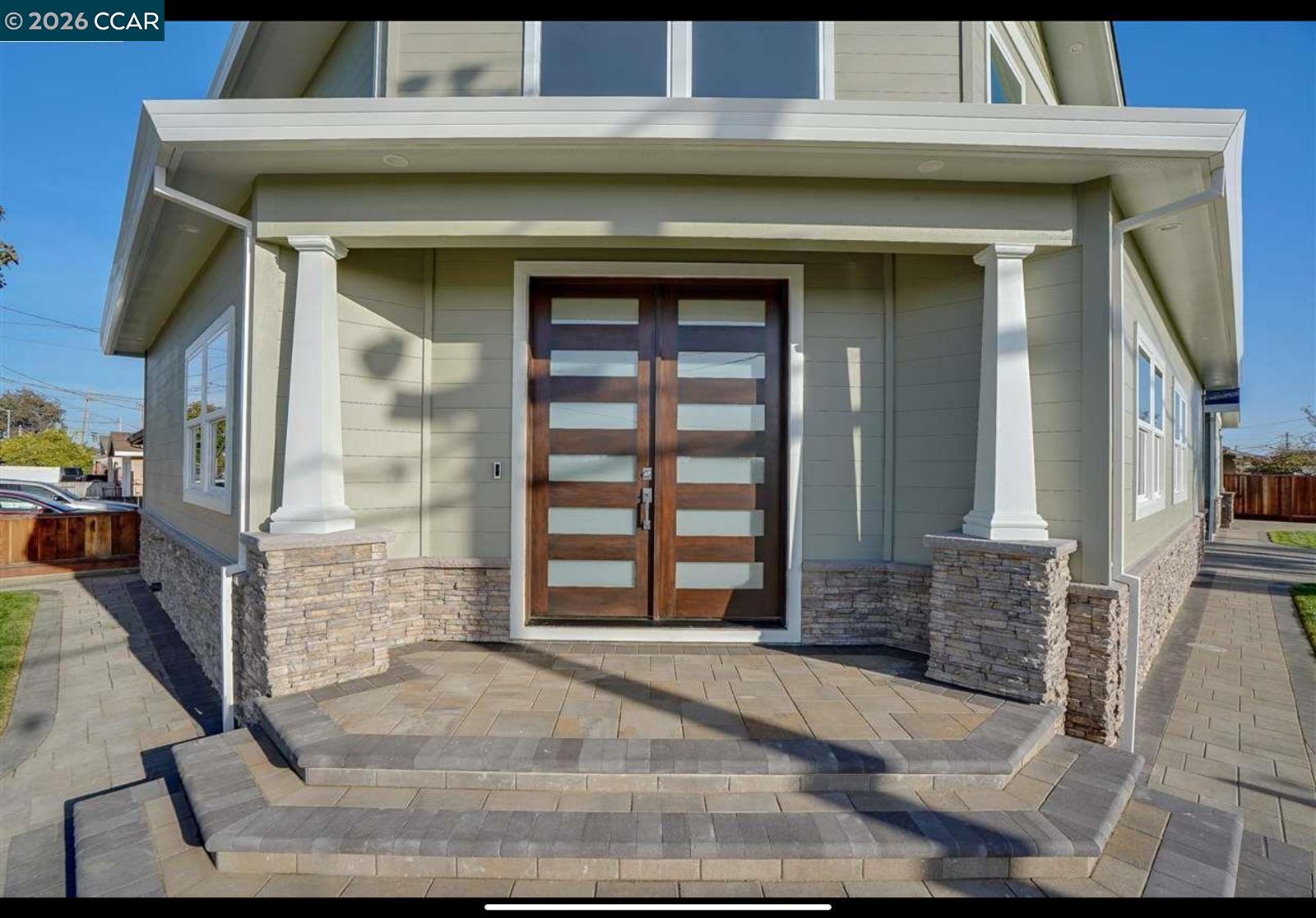 Front Image Thumbnail for CC41144028