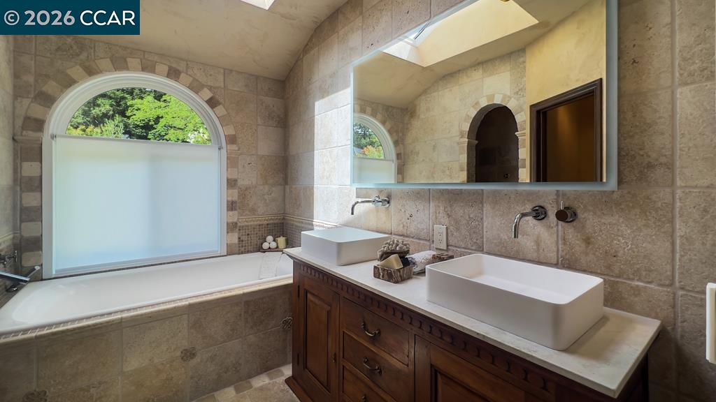 800 Hamilton Dr, Pleasant Hill CA 94523 — photo 12