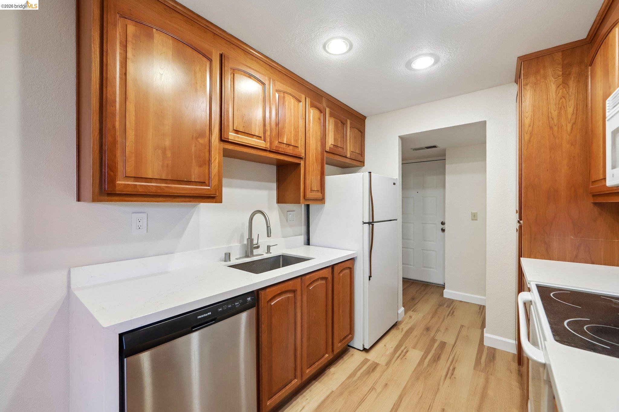 605 Center Ave, Martinez CA 94553 — photo 11