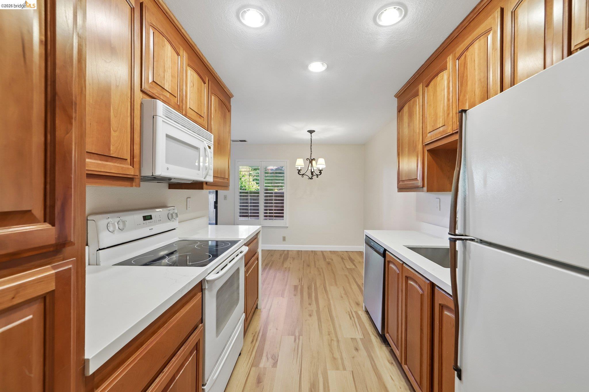 605 Center Ave, Martinez CA 94553 — photo 12