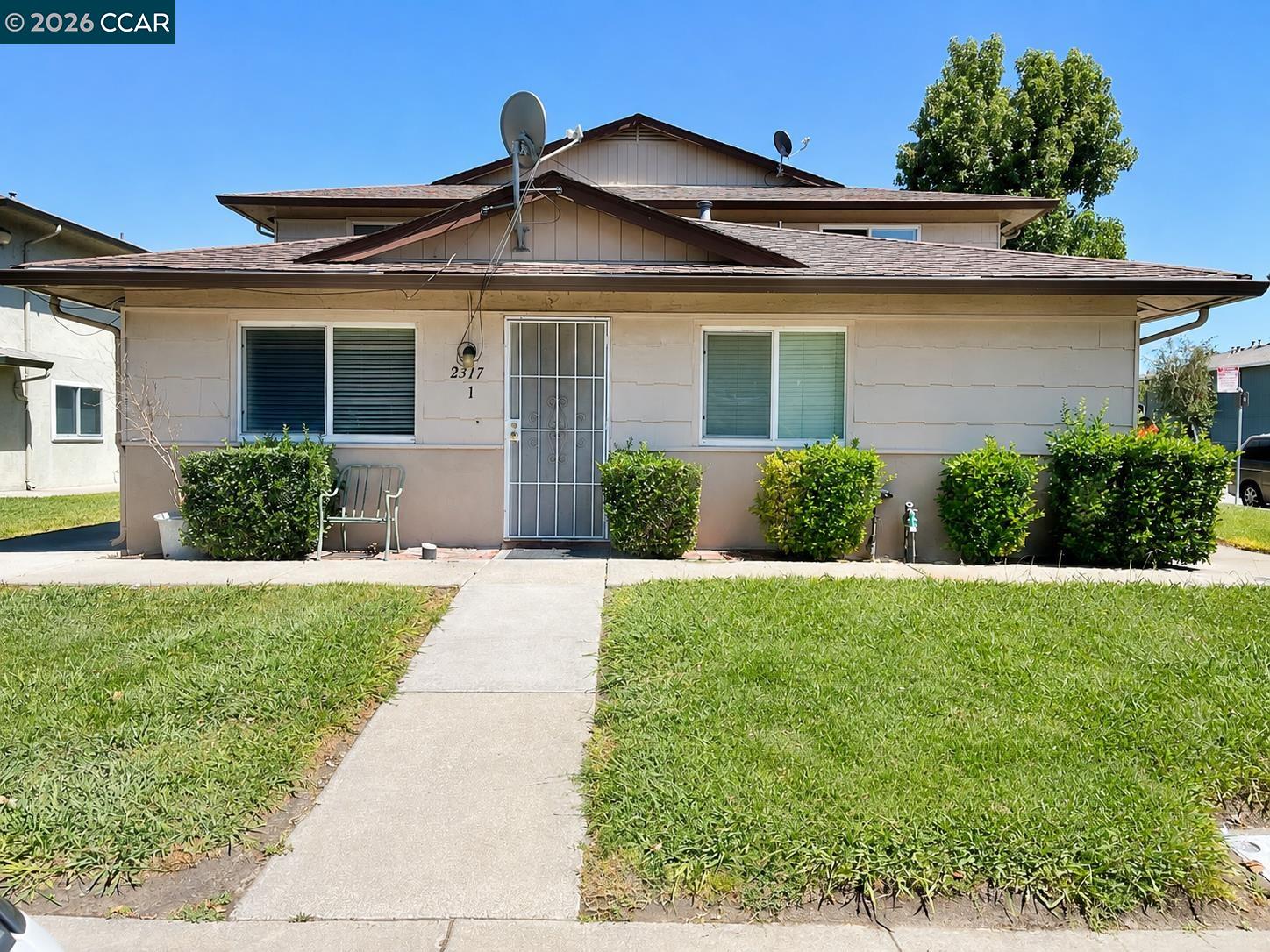 Front Image Thumbnail for CC41144145