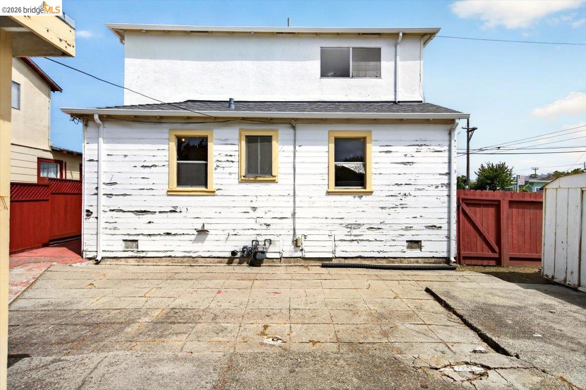 998 Jones Street